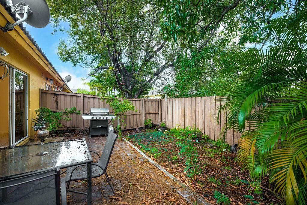 Sabal Palm Villas Condo - Residential Lease