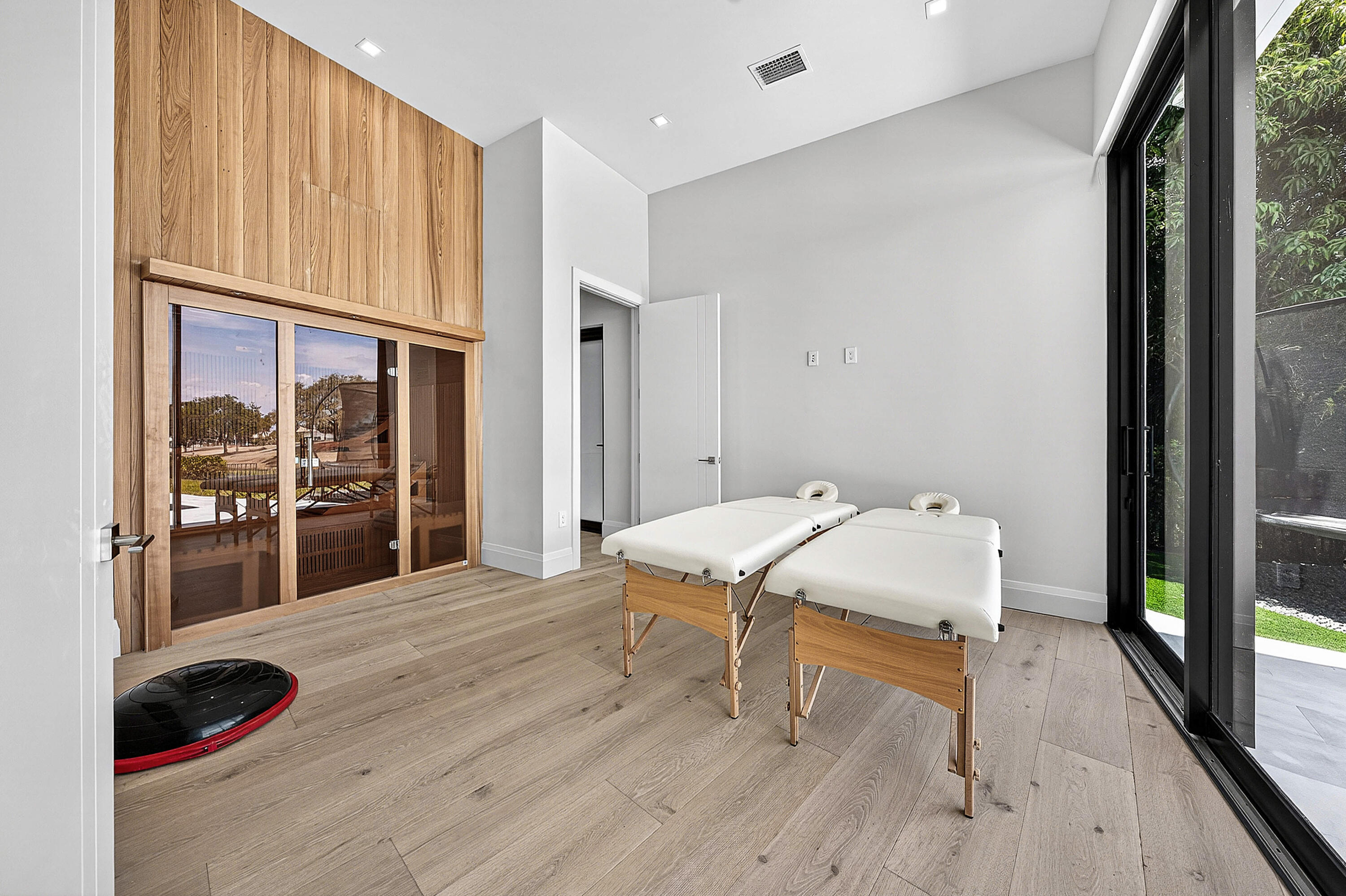 LAKE ESTATES - Residential