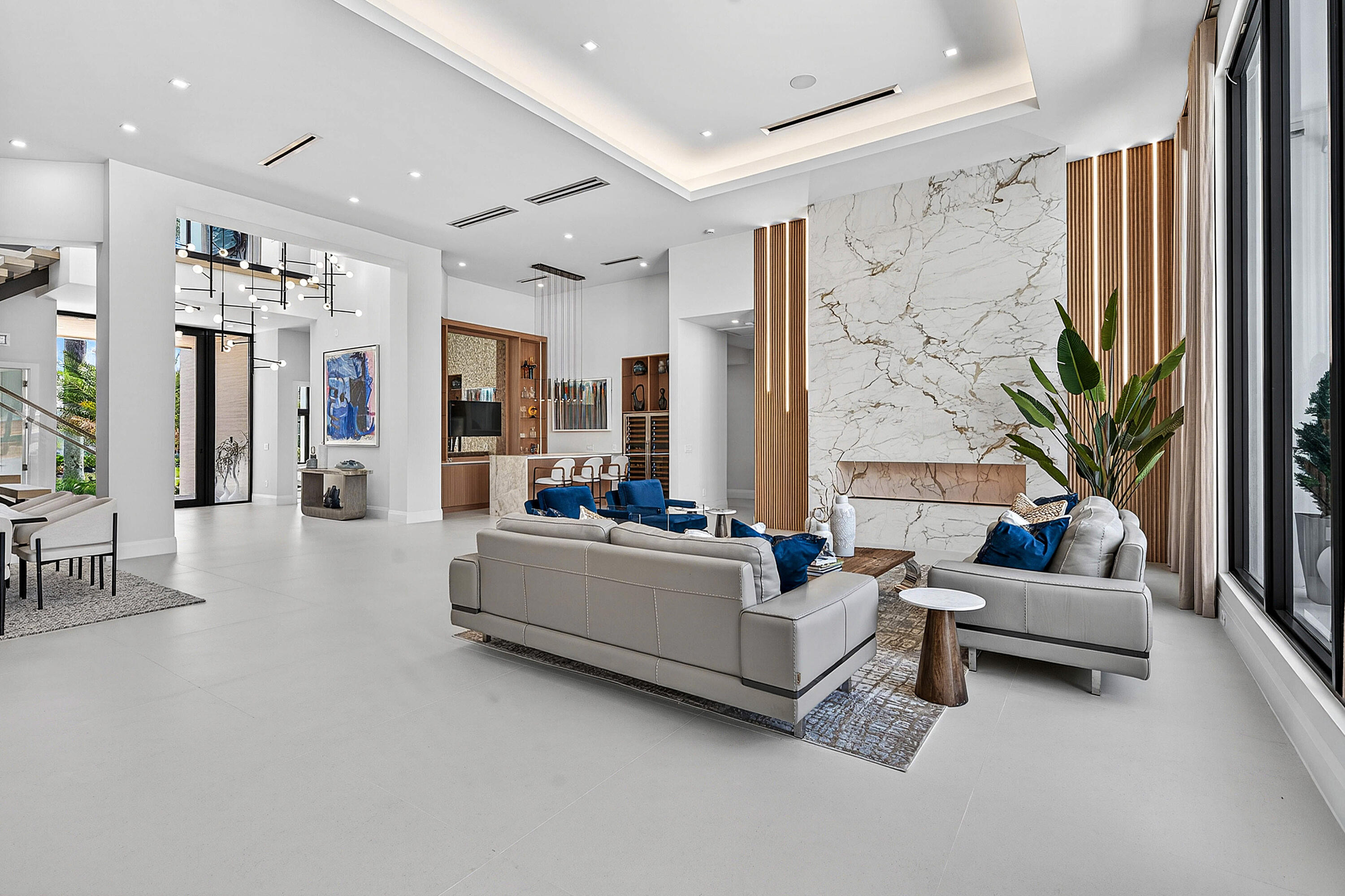 LAKE ESTATES - Residential