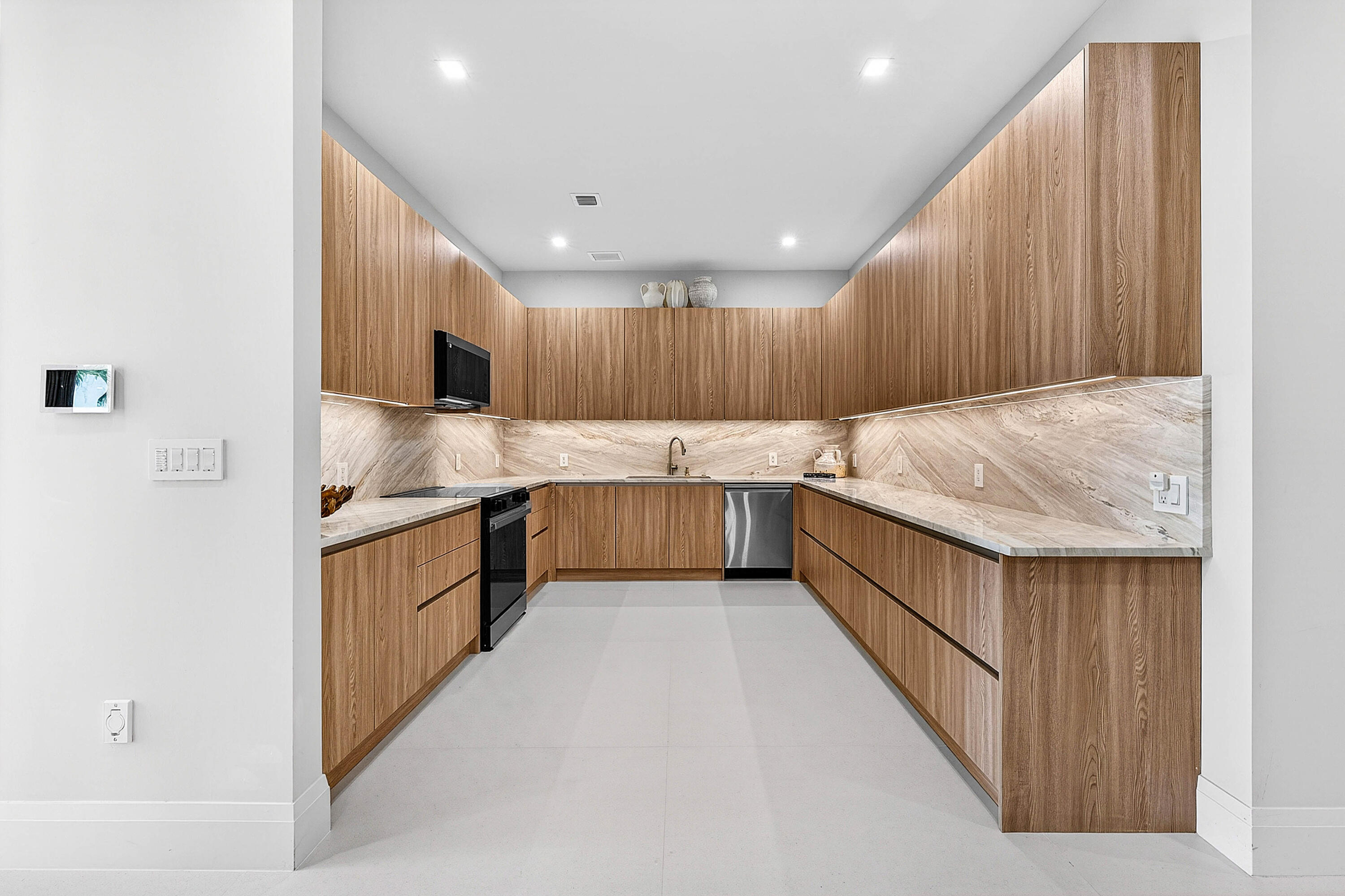 LAKE ESTATES - Residential