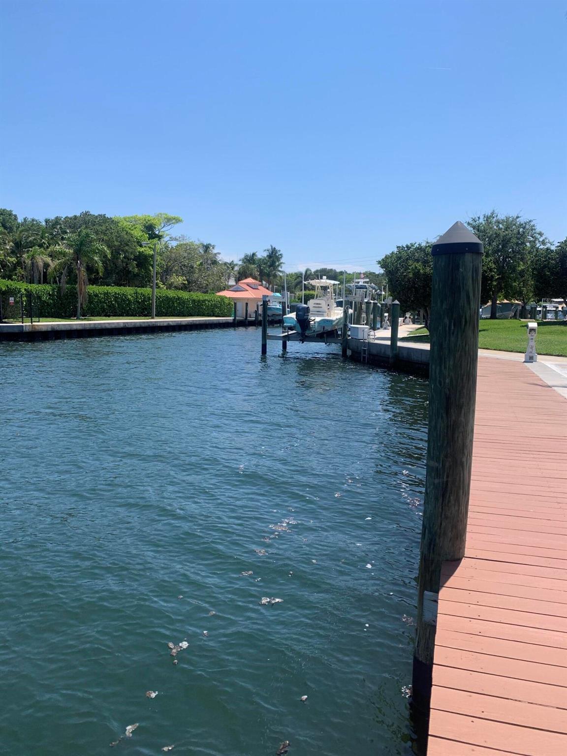 1405 NE Indian River Drive 22