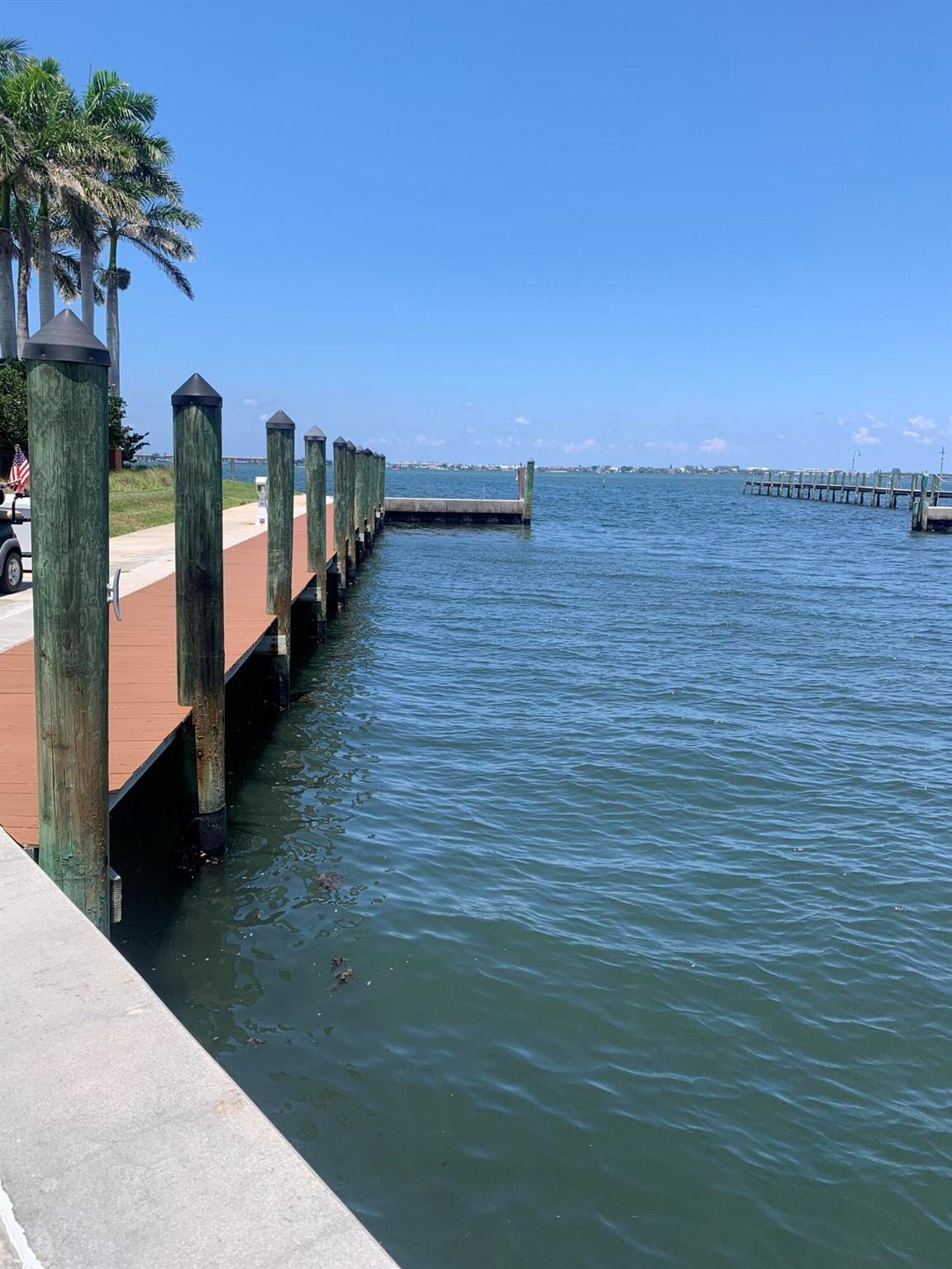 1405 NE Indian River Drive 22