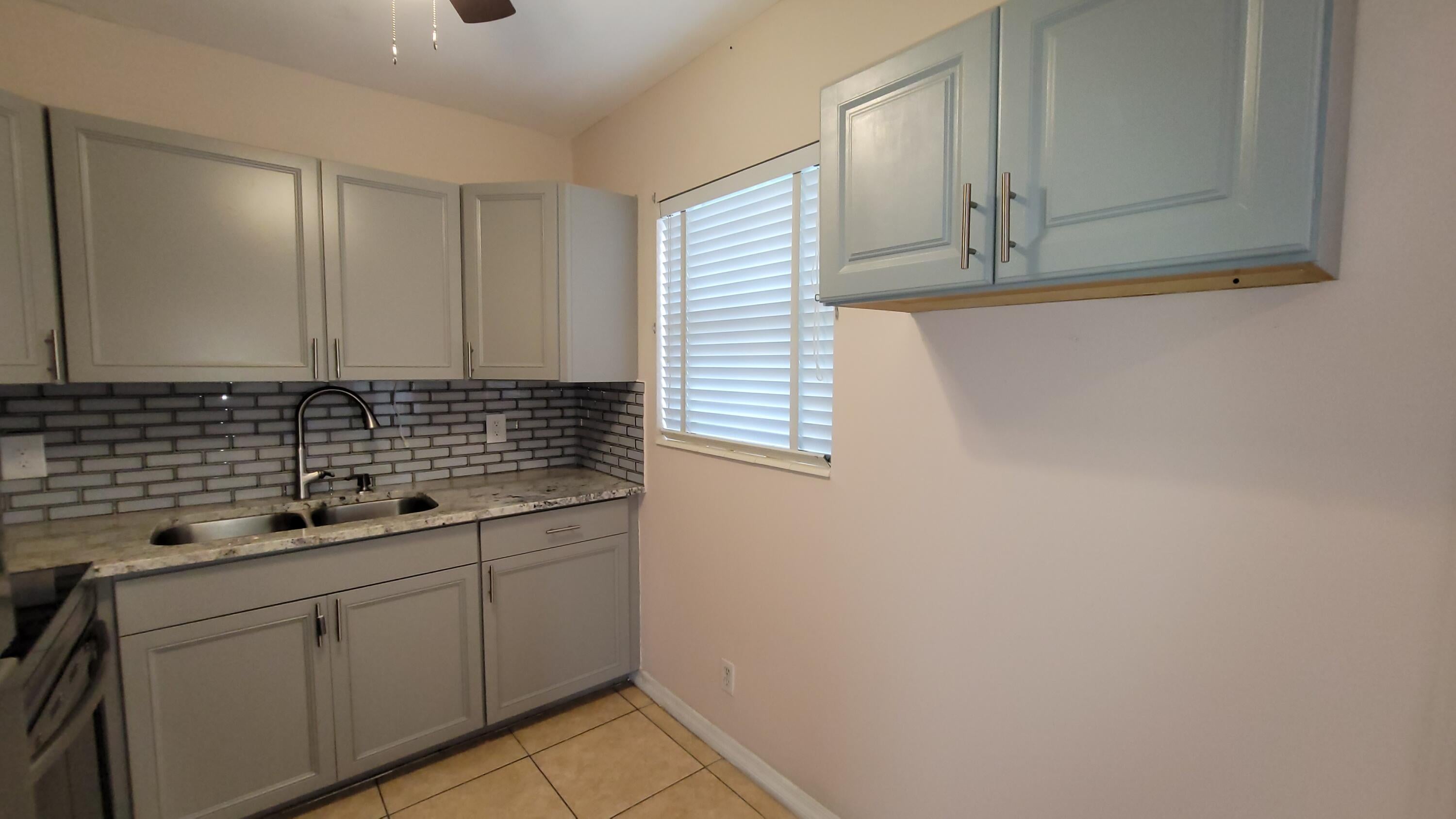 View photos, virtual tours, details... 208 EASTHAMPTON I