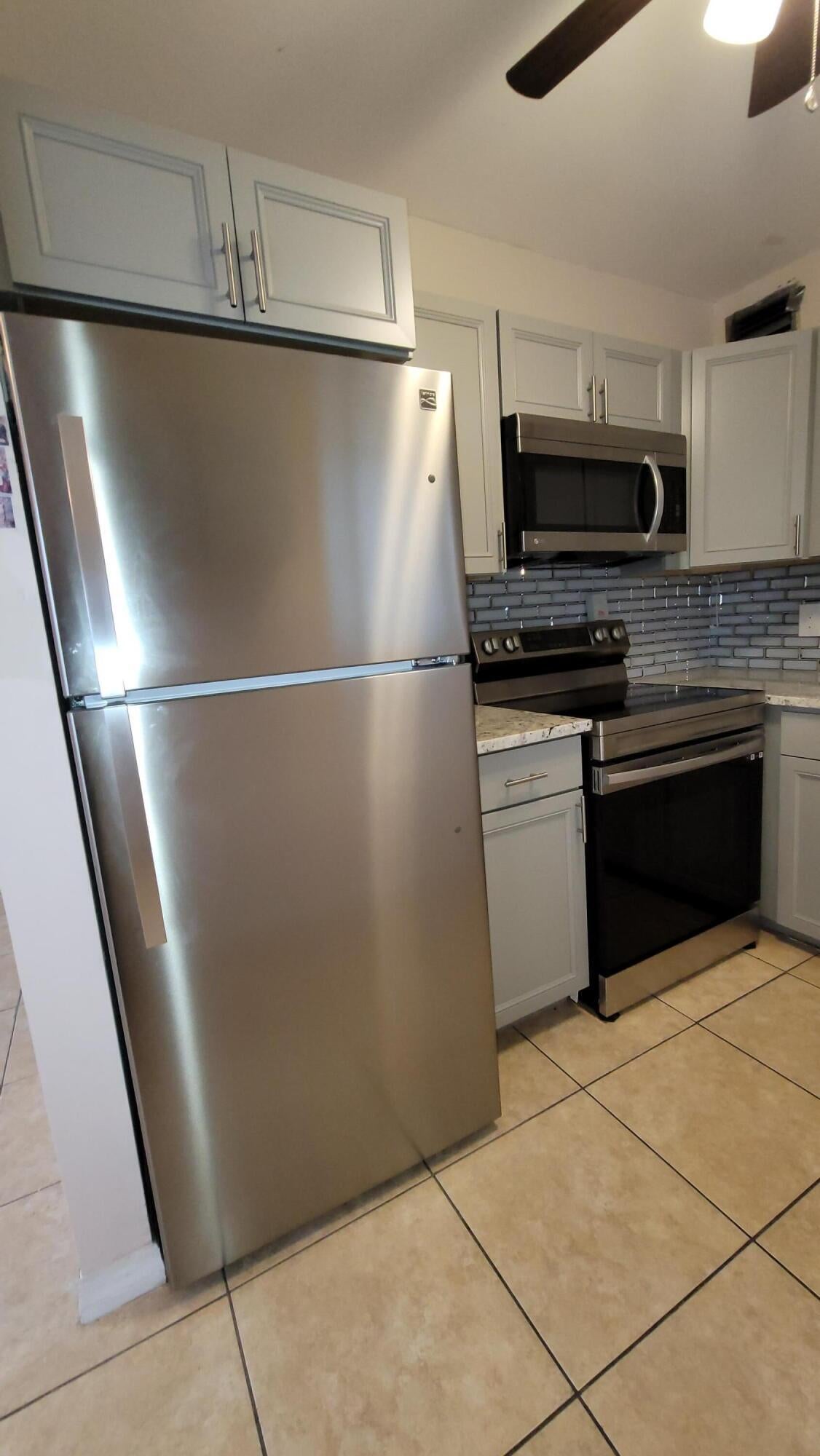 View photos, virtual tours, details... 208 EASTHAMPTON I