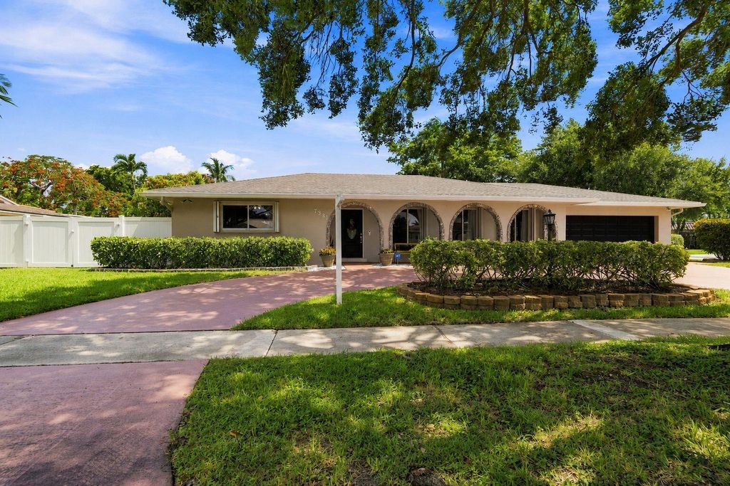 Photo of 7381 SW 9TH Street, Plantation, FL 33317 (MLS # B26056133)