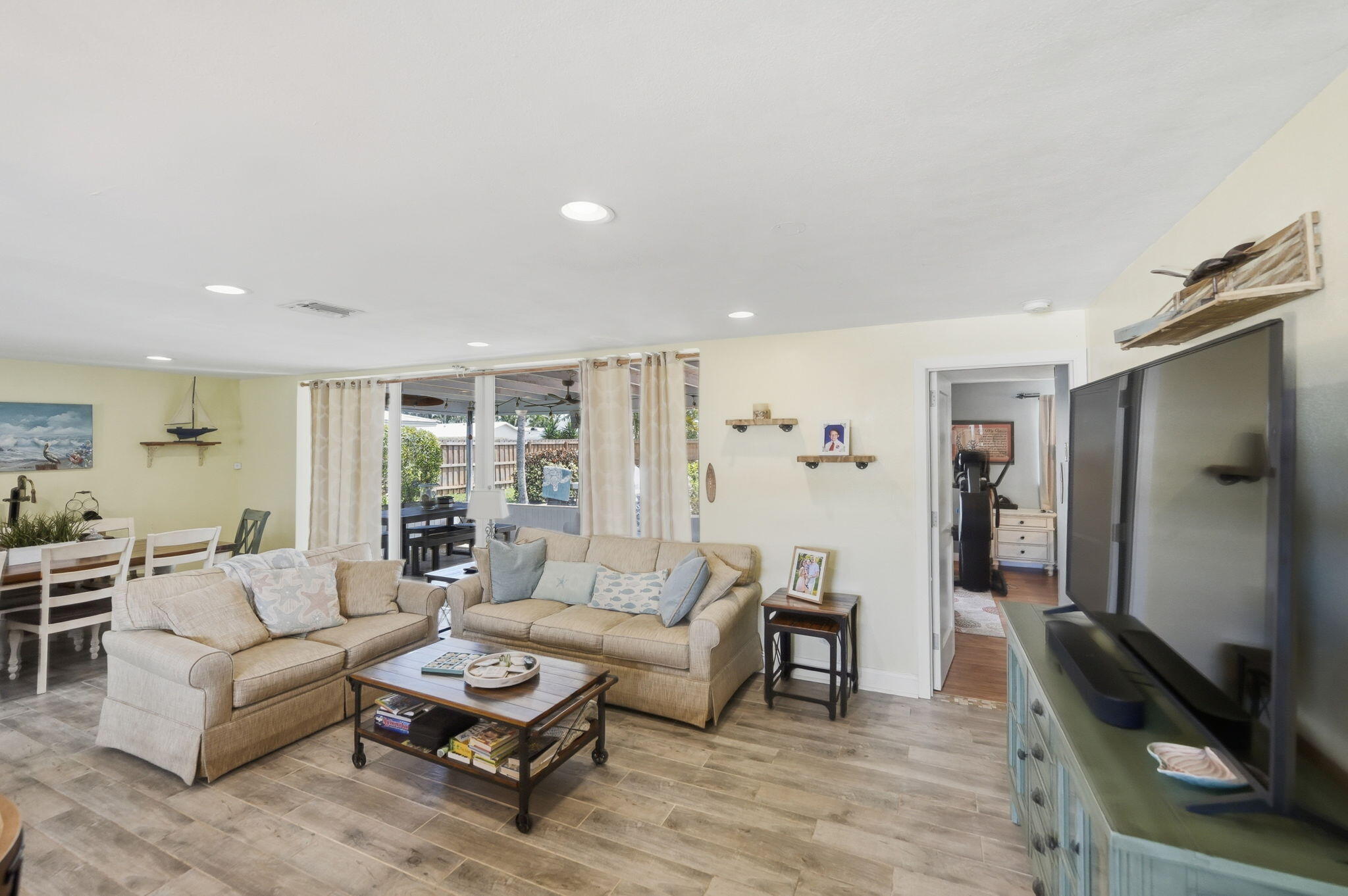 3854 Buttercup Circle S