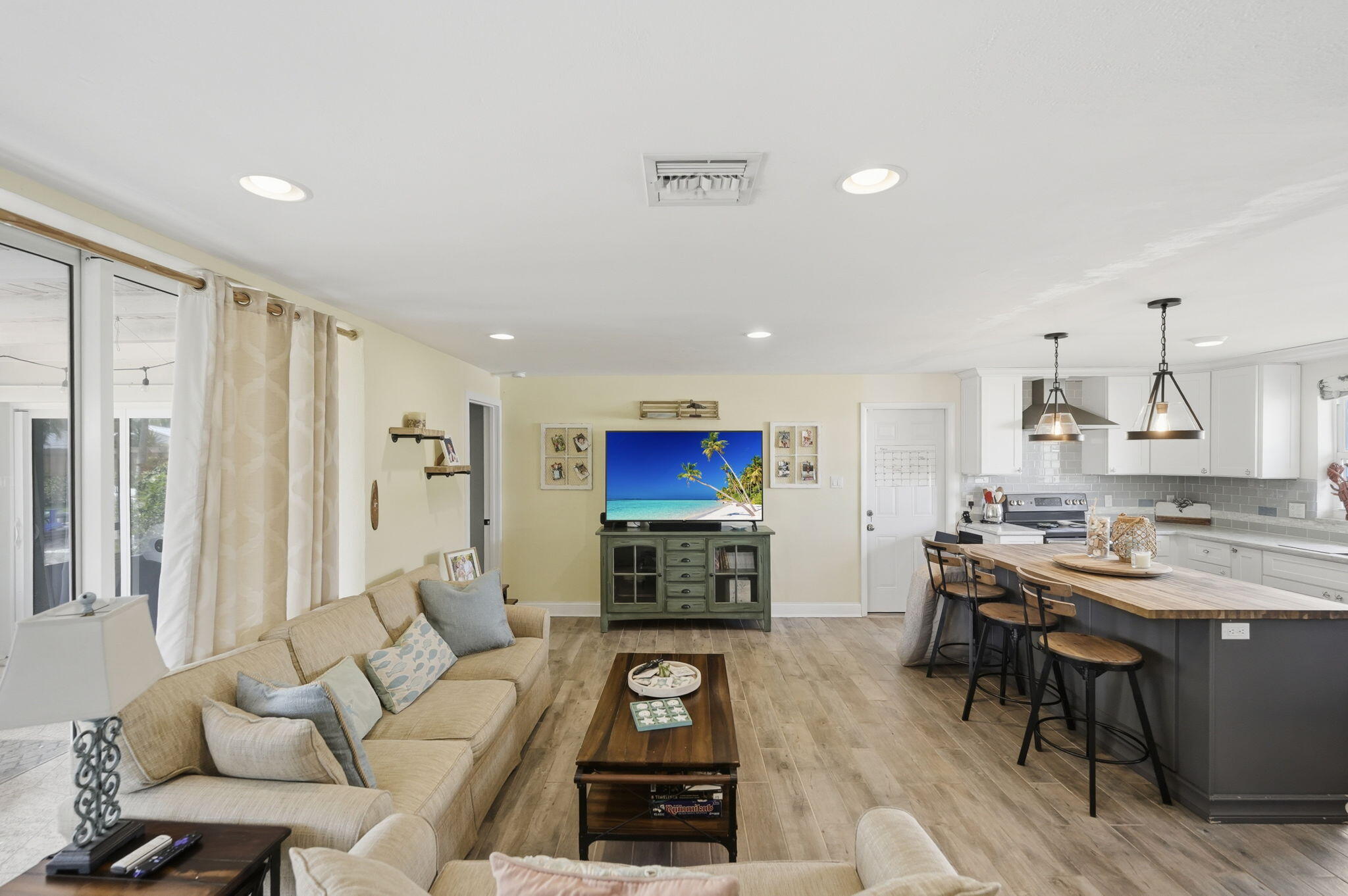 3854 Buttercup Circle S