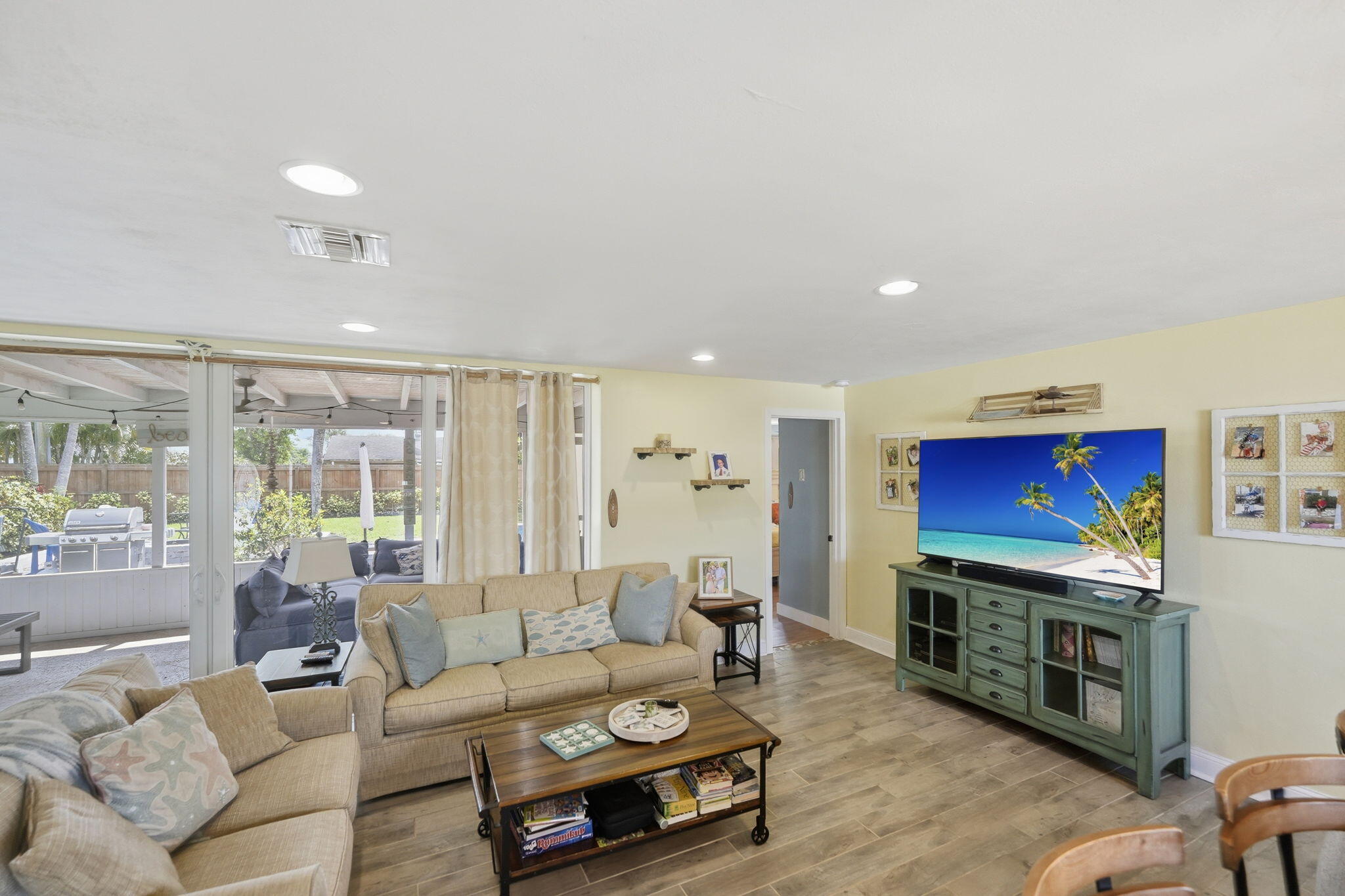 3854 Buttercup Circle S