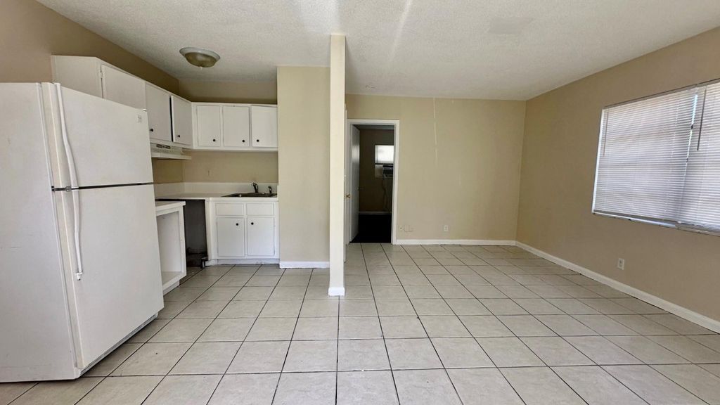 Photo of 719 SE 16th Street #1, Fort Lauderdale, FL 33316 (MLS # F10508043)
