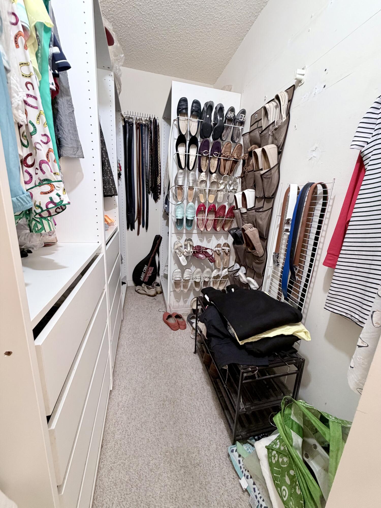 BARCLAY CONDO - Residential