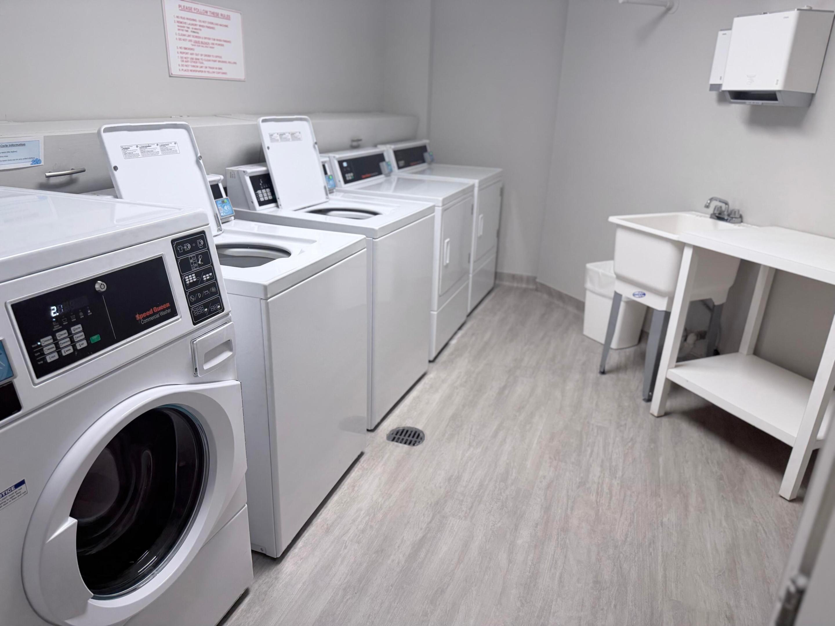 BARCLAY CONDO - Residential