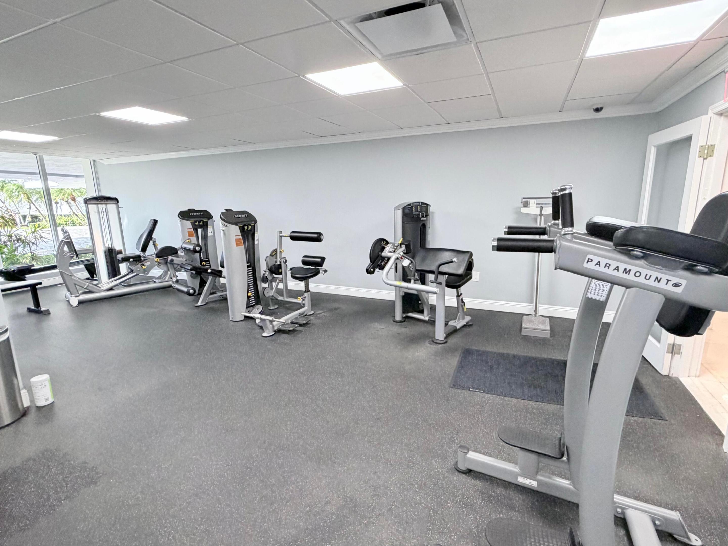 BARCLAY CONDO - Residential