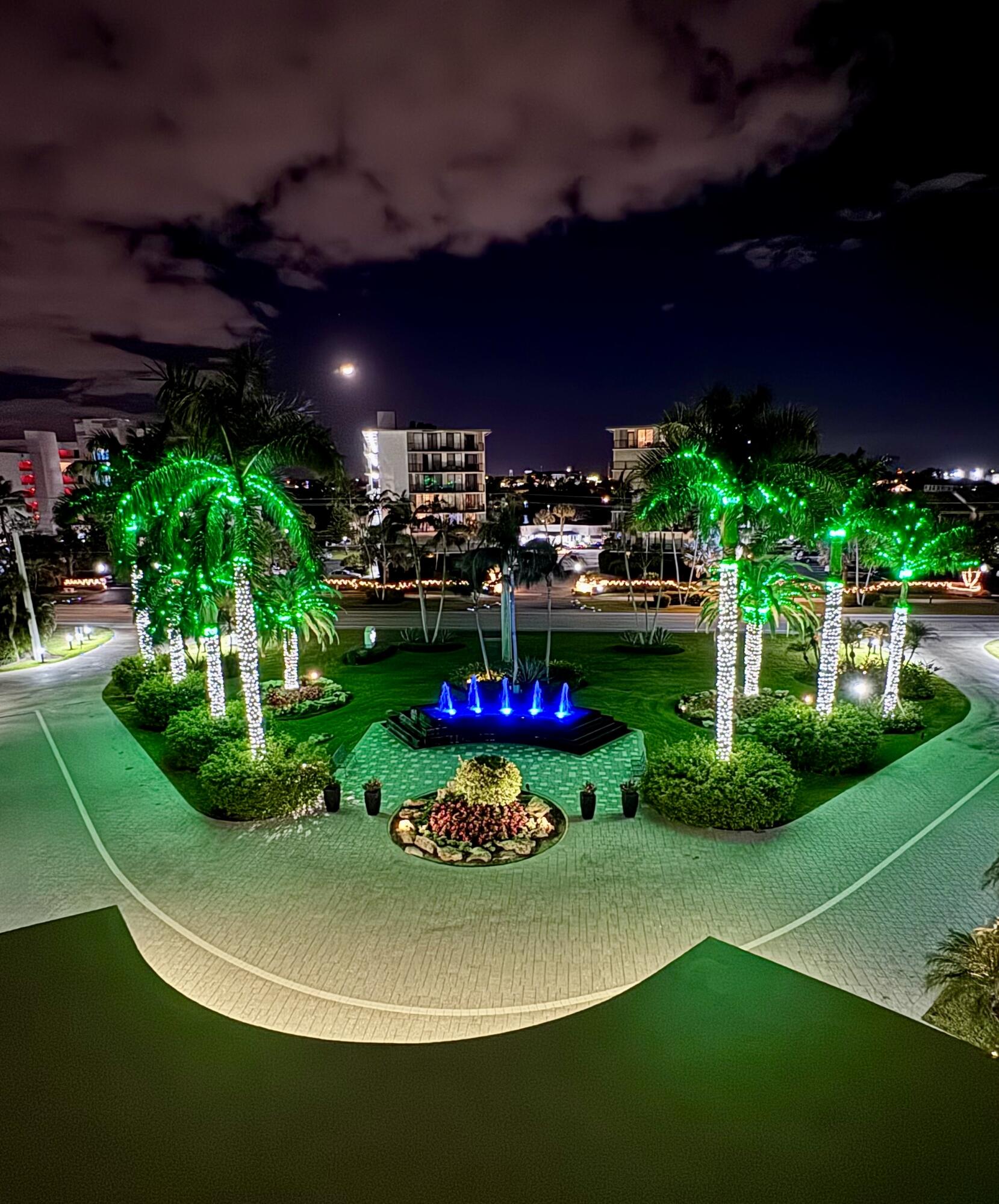 BARCLAY CONDO - Residential