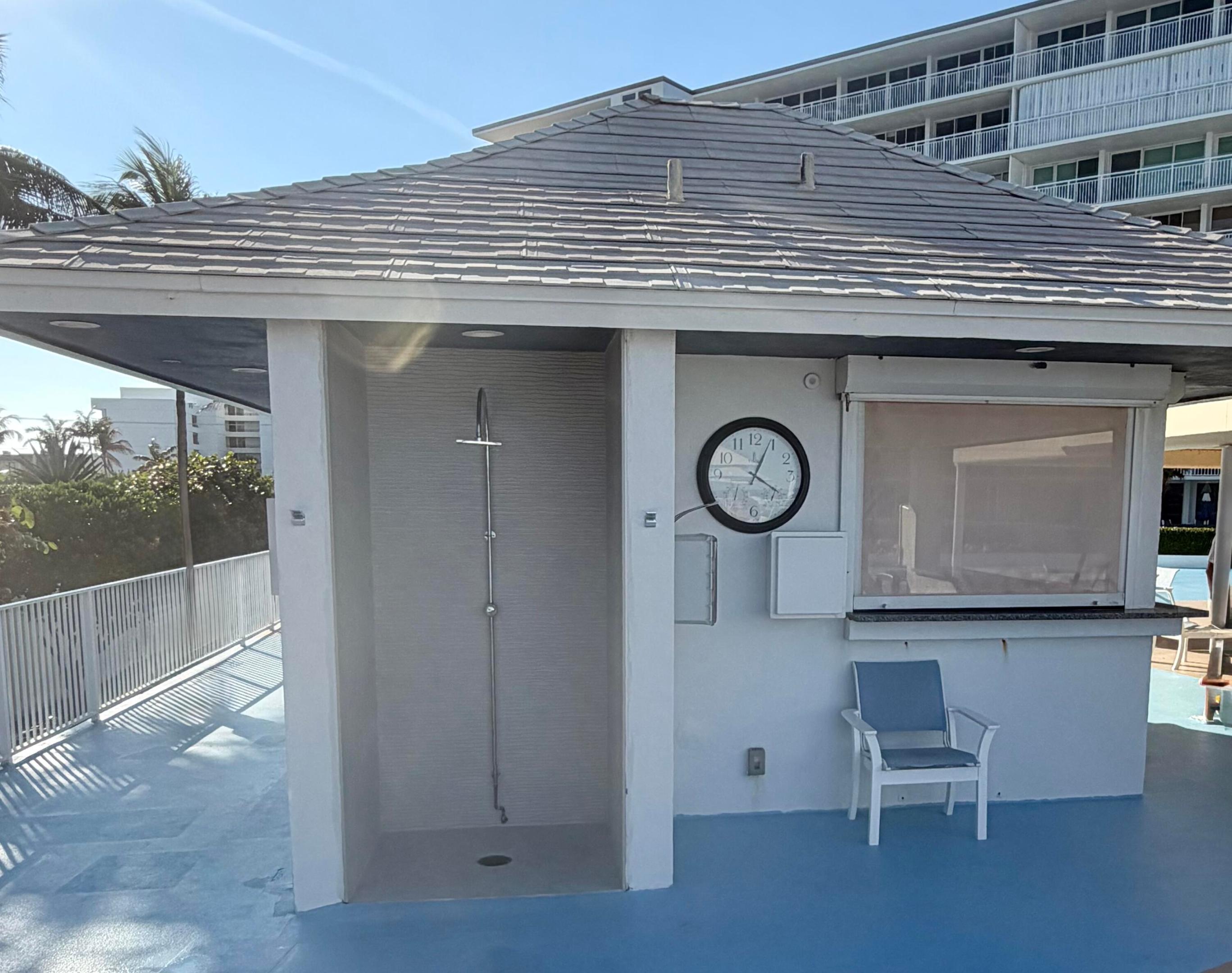 BARCLAY CONDO - Residential