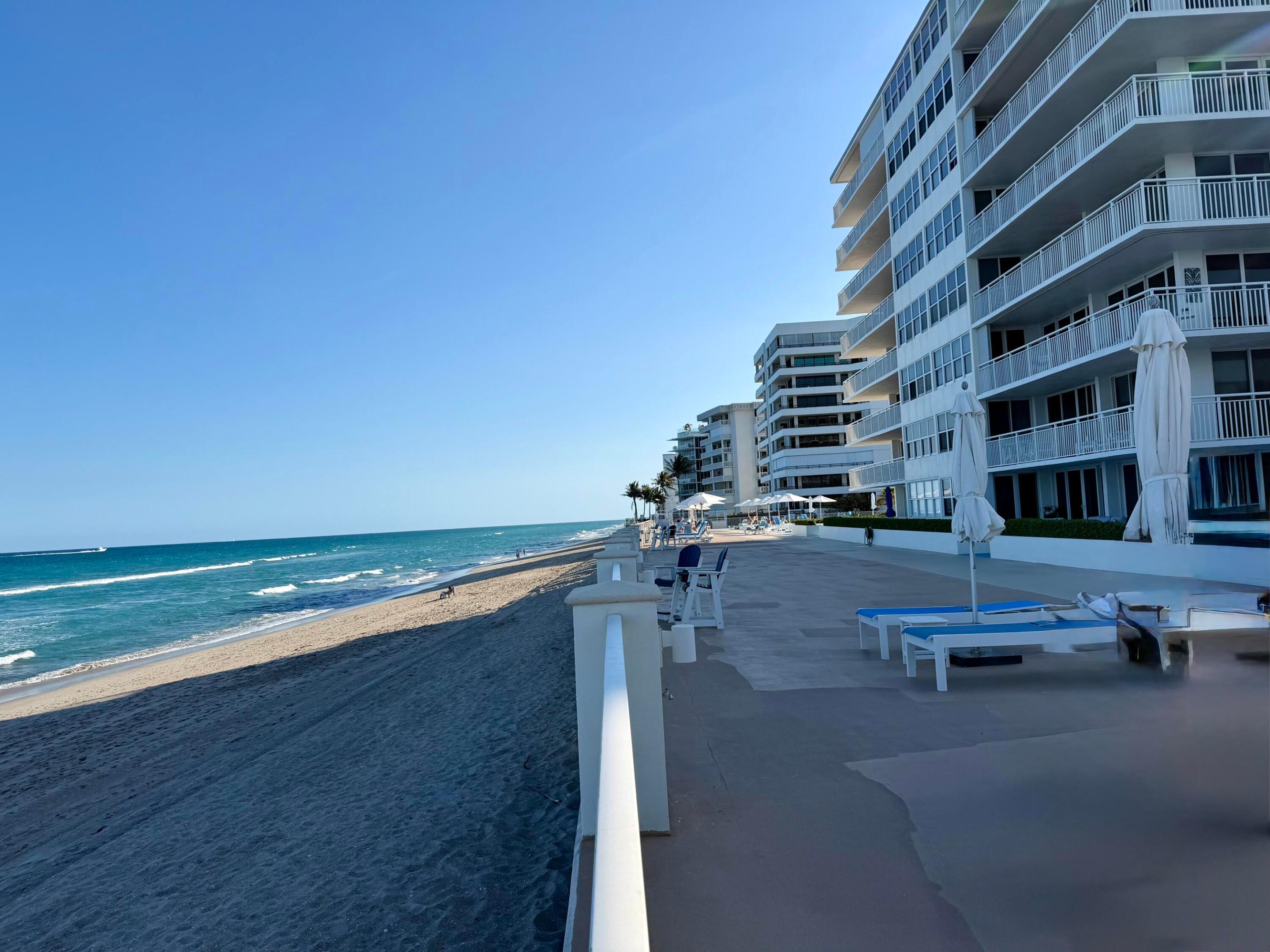 BARCLAY CONDO - Residential