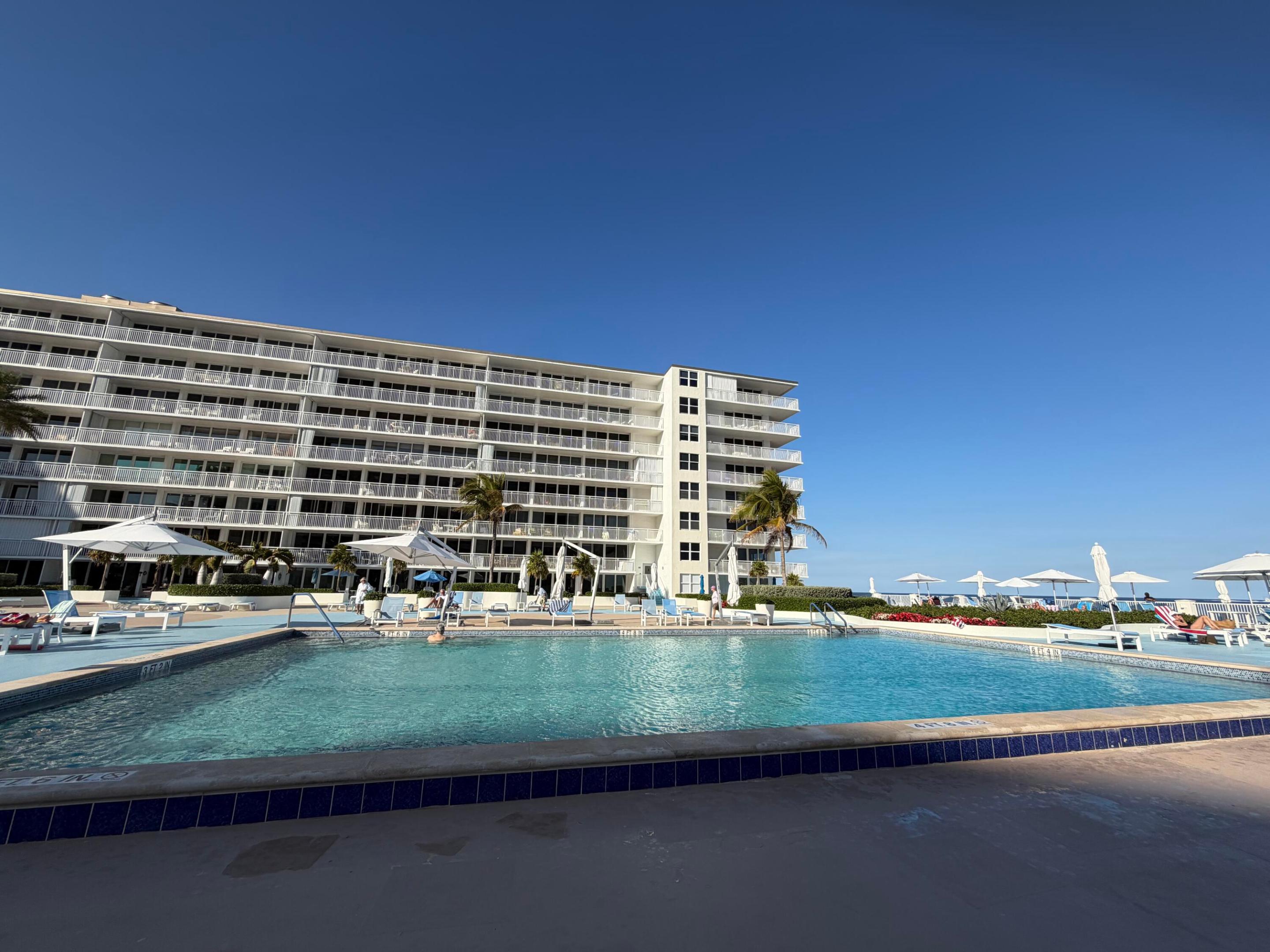 BARCLAY CONDO - Residential