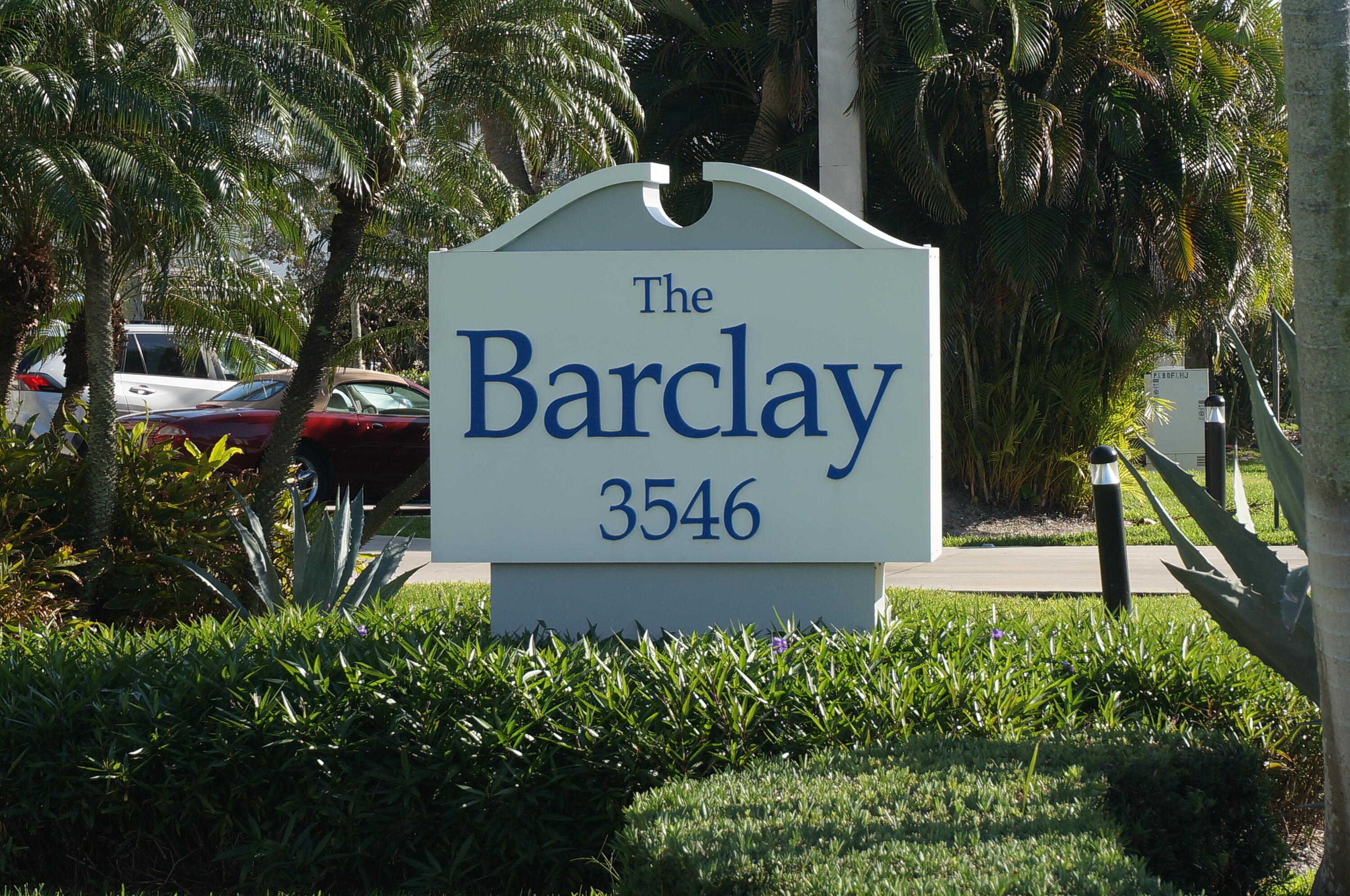 BARCLAY CONDO - Residential