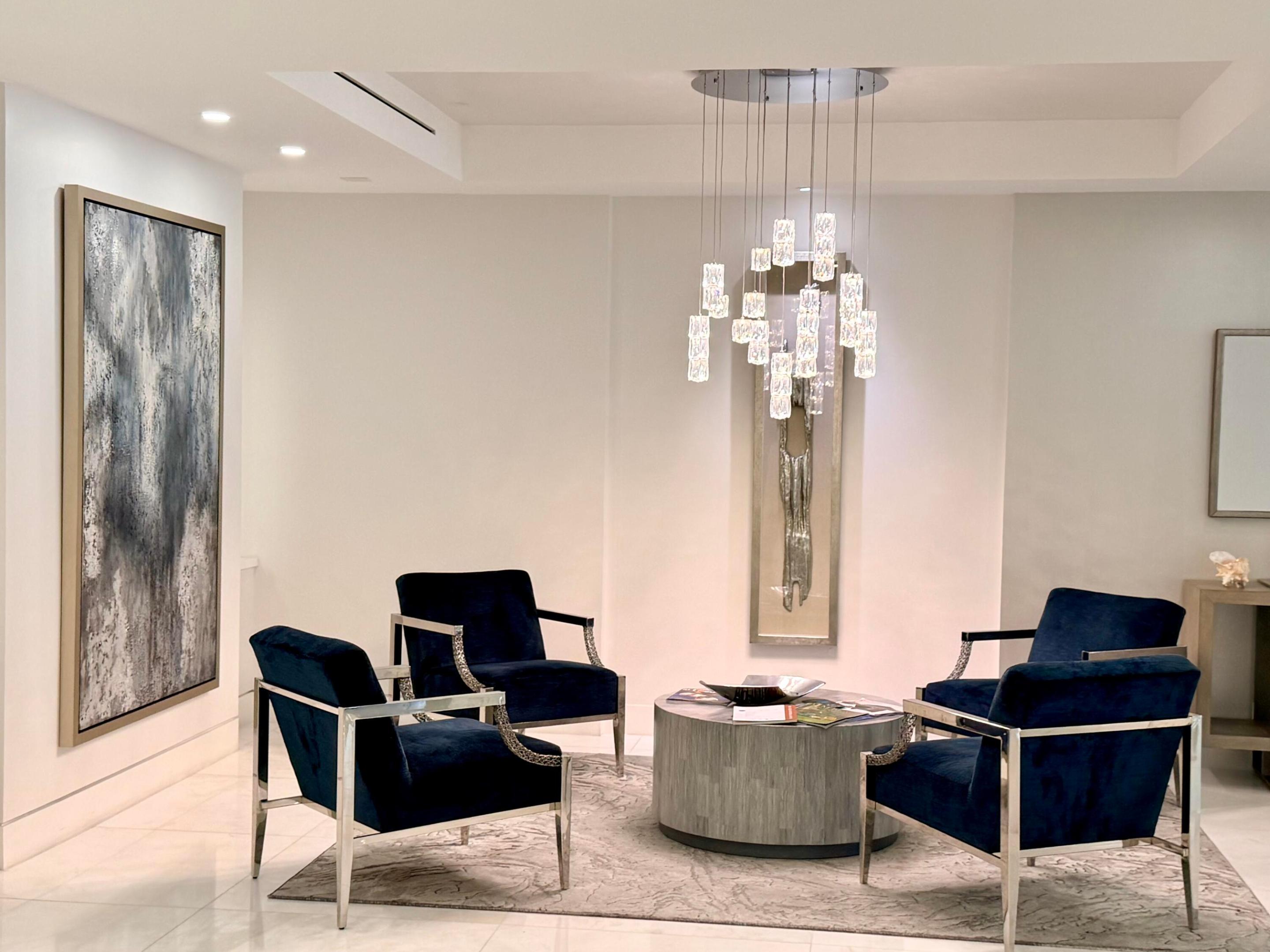 BARCLAY CONDO - Residential