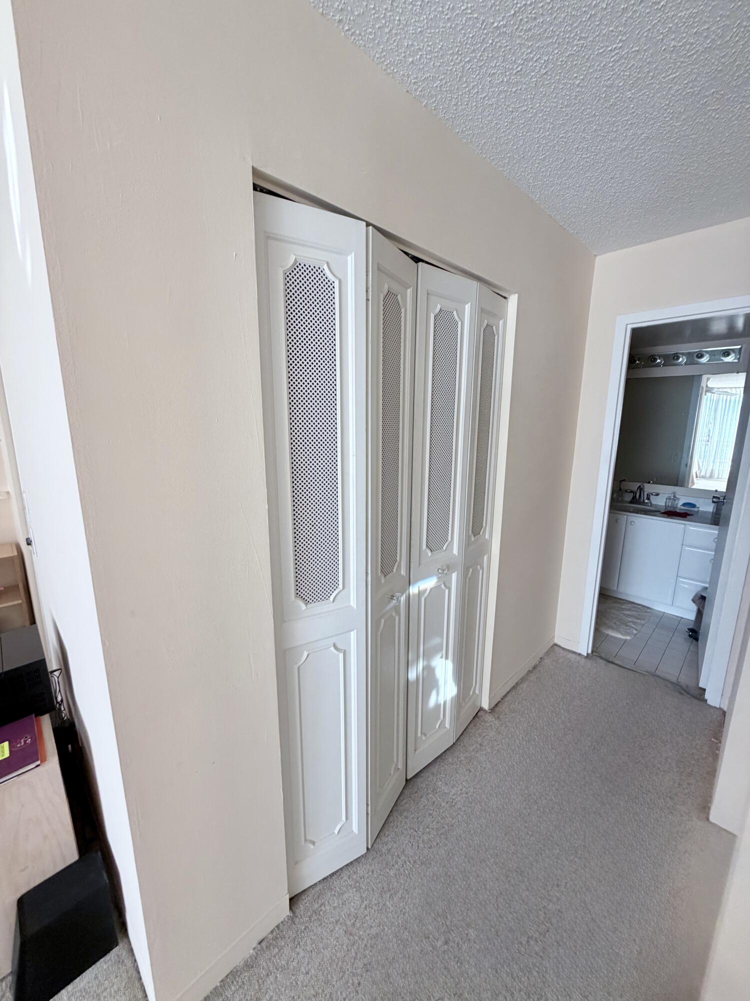 BARCLAY CONDO - Residential