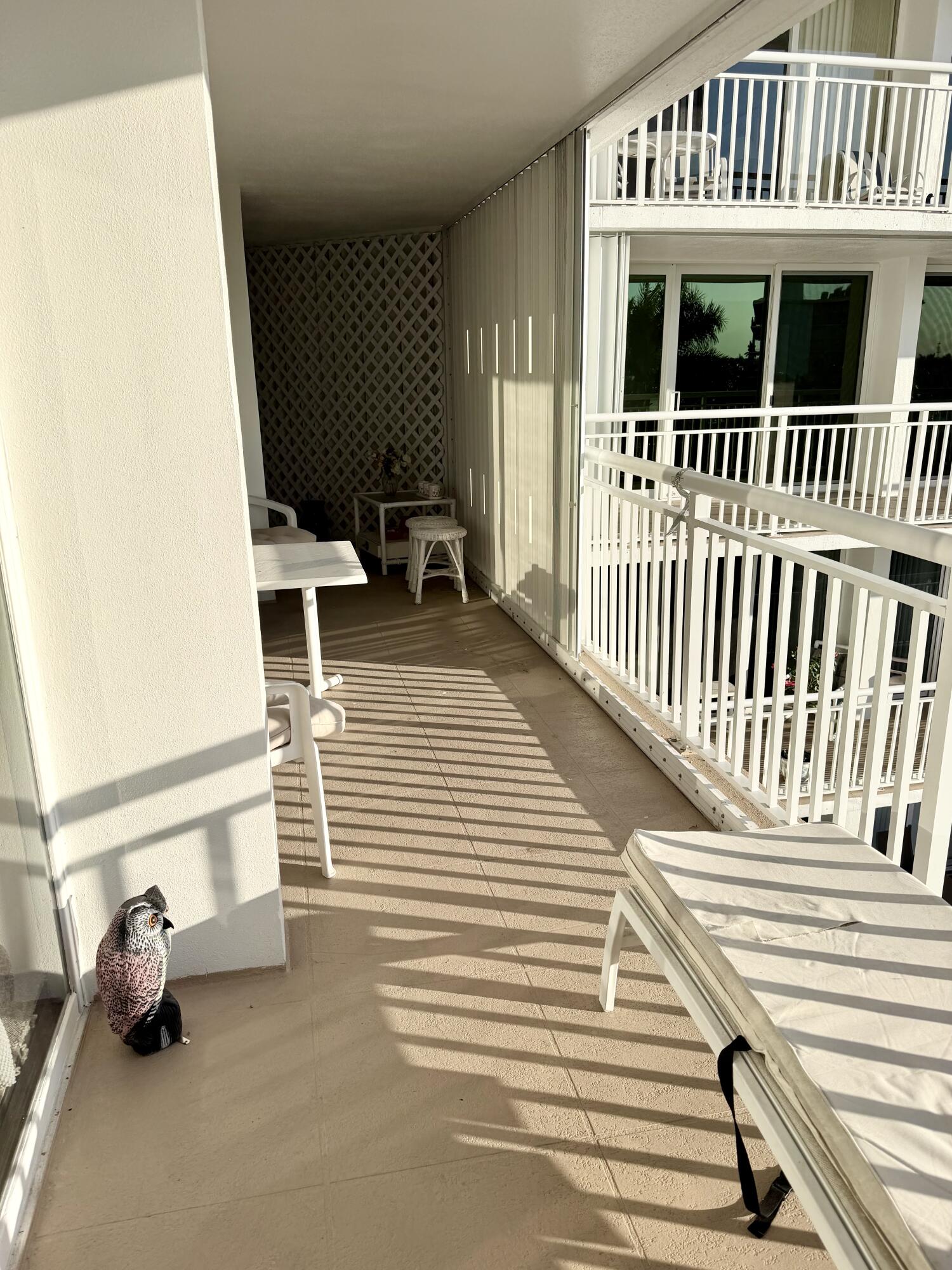 BARCLAY CONDO - Residential