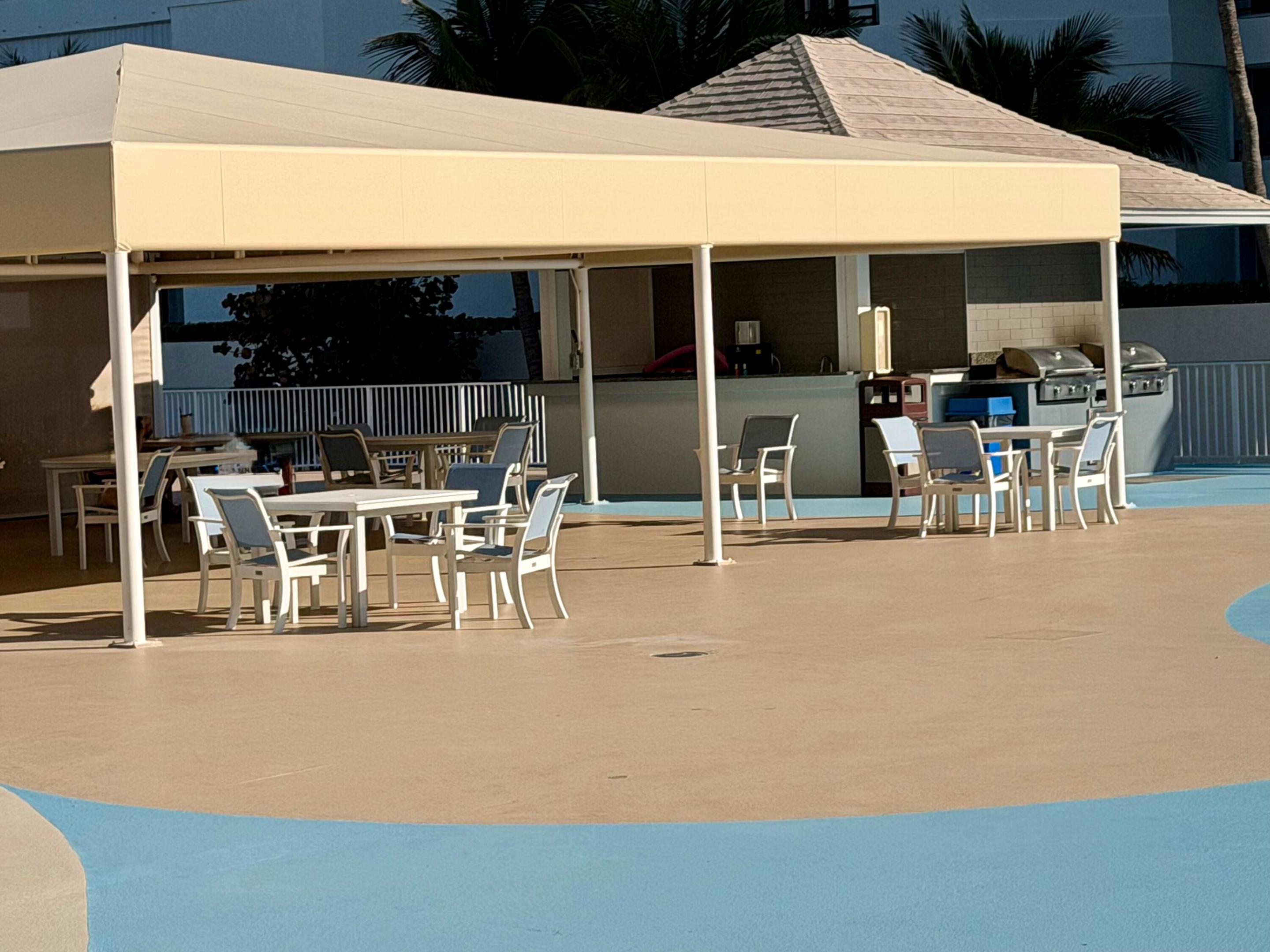 BARCLAY CONDO - Residential