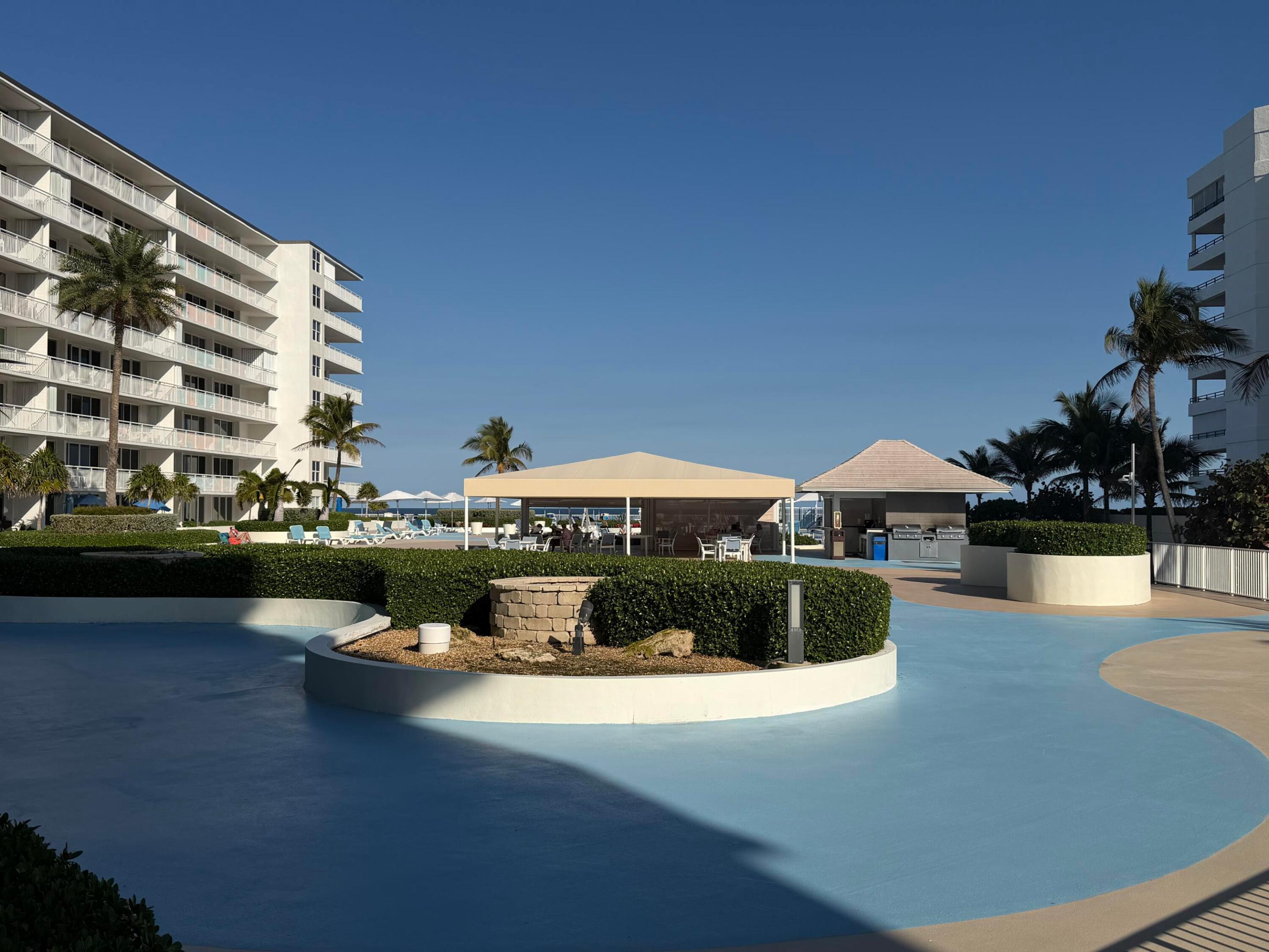 BARCLAY CONDO - Residential