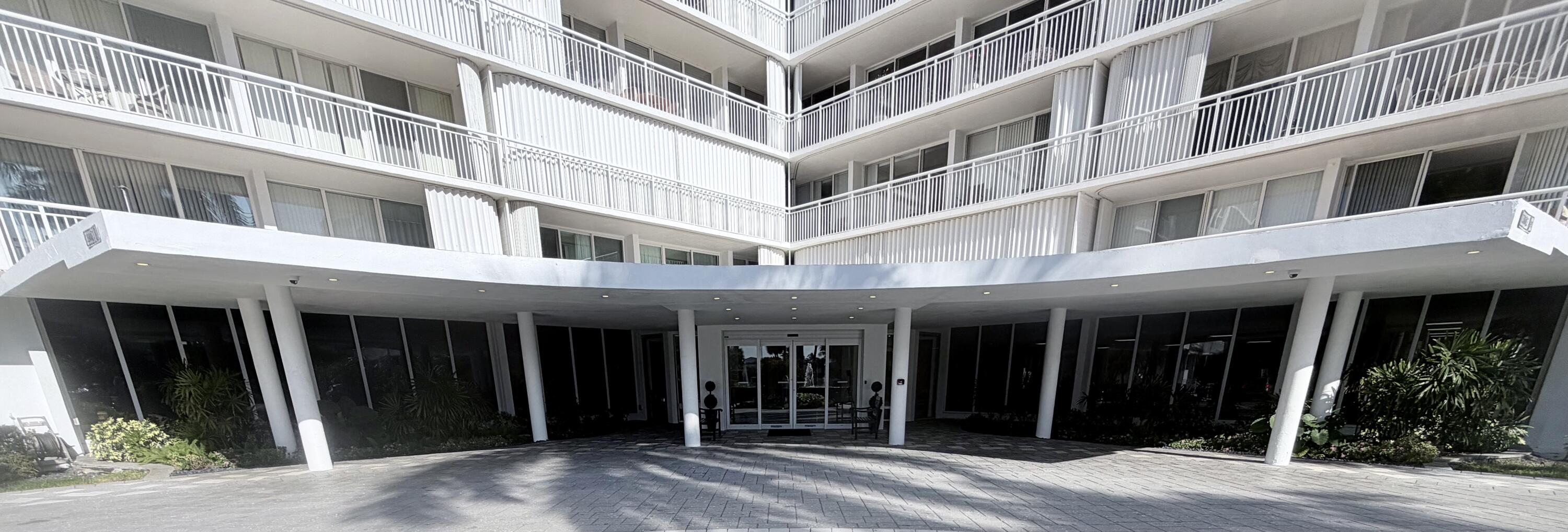 BARCLAY CONDO - Residential