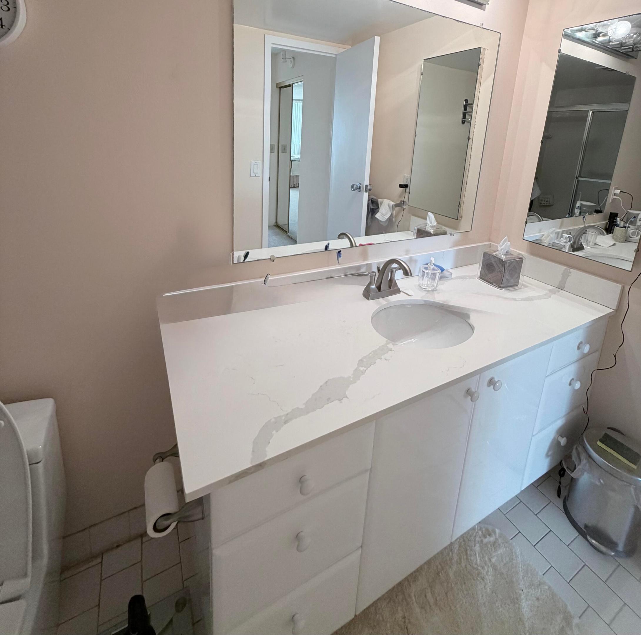 BARCLAY CONDO - Residential