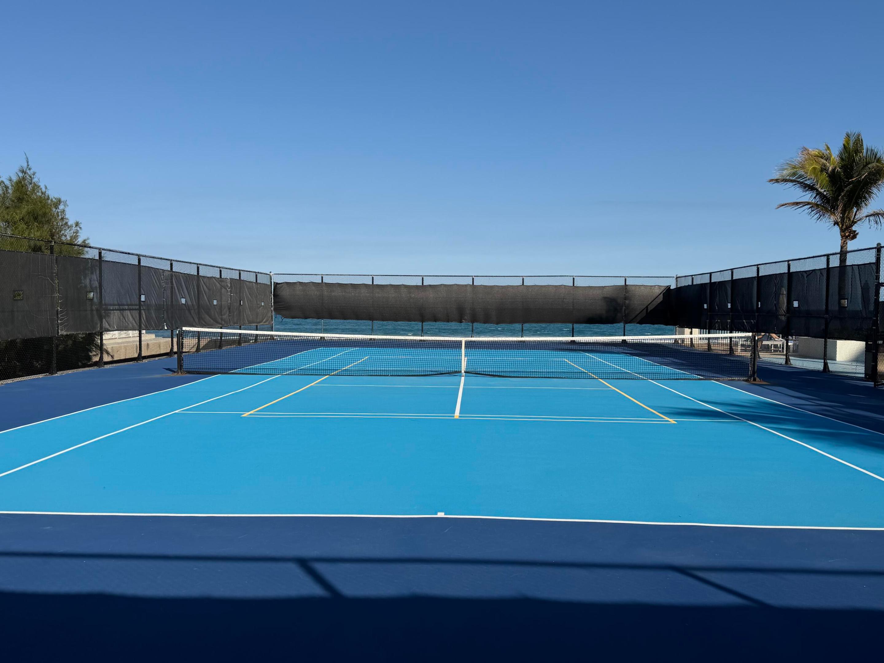 BARCLAY CONDO - Residential