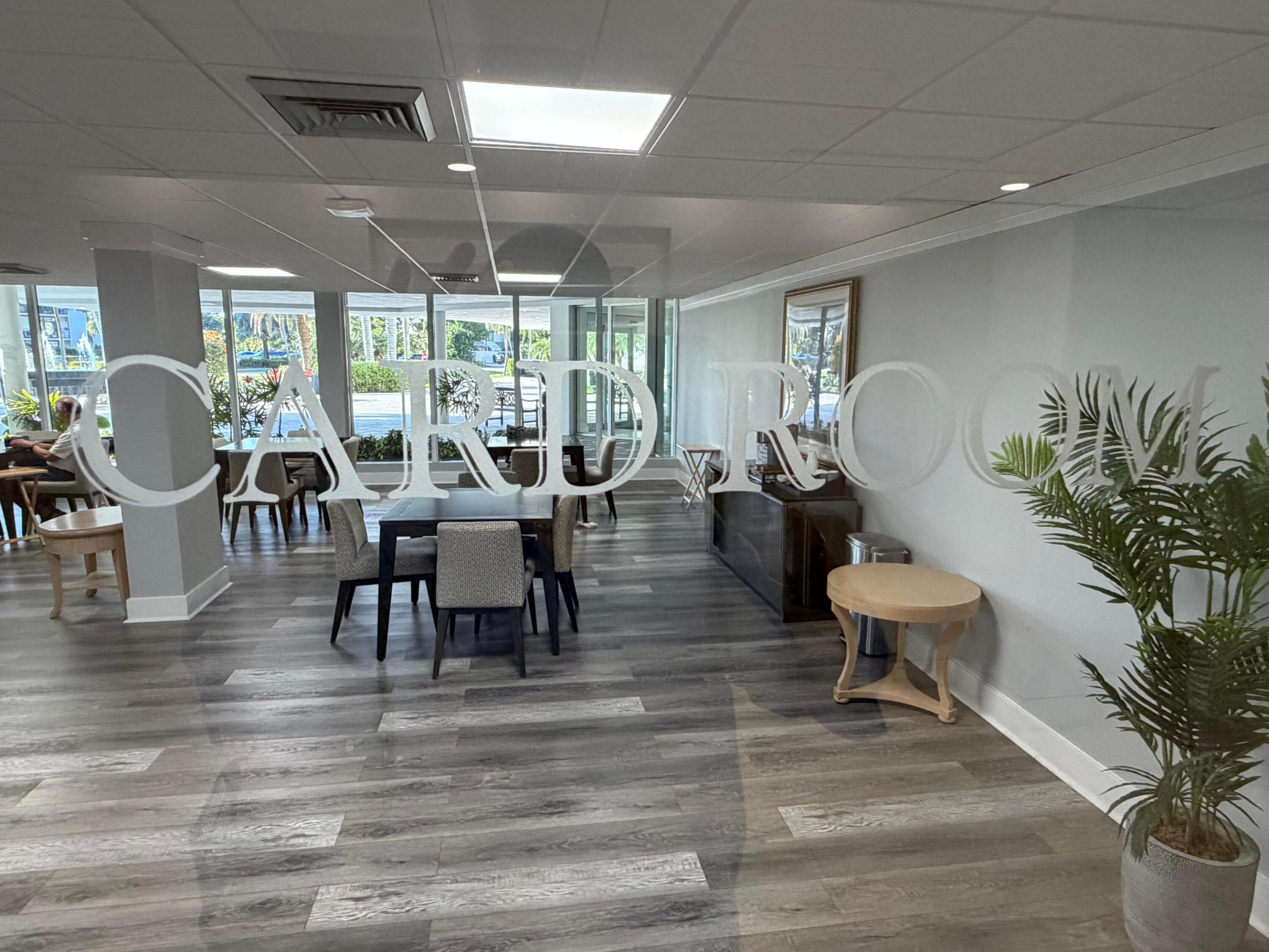 BARCLAY CONDO - Residential