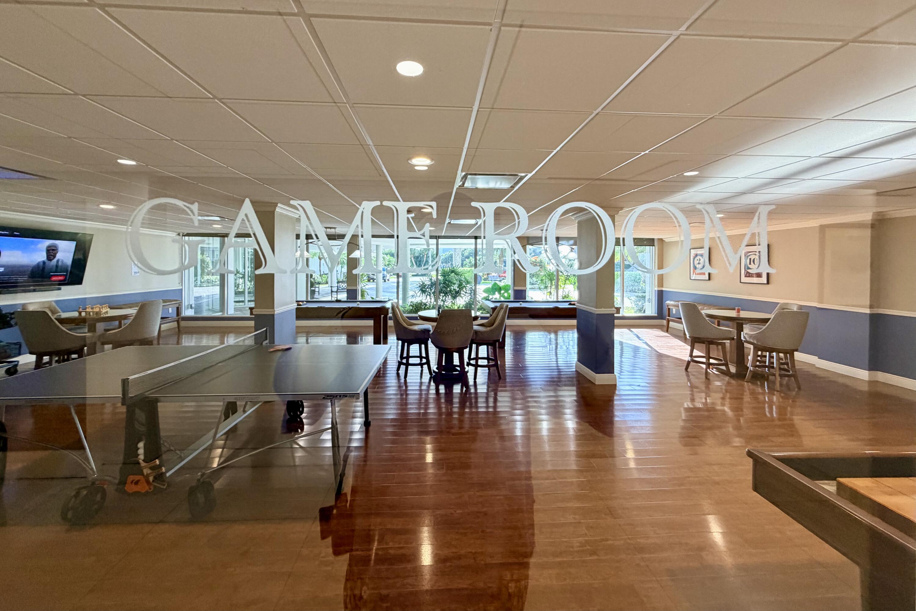 BARCLAY CONDO - Residential