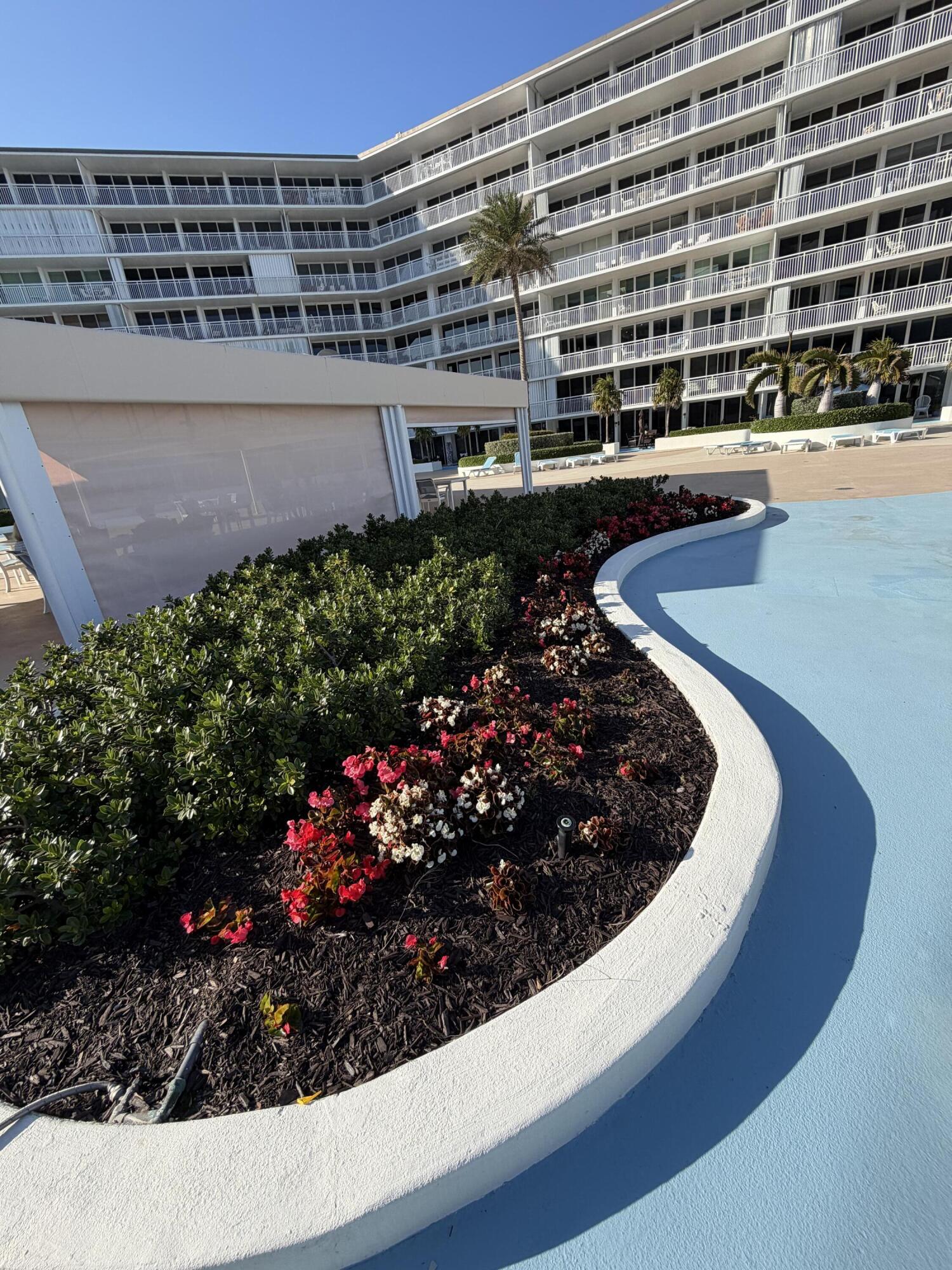 BARCLAY CONDO - Residential