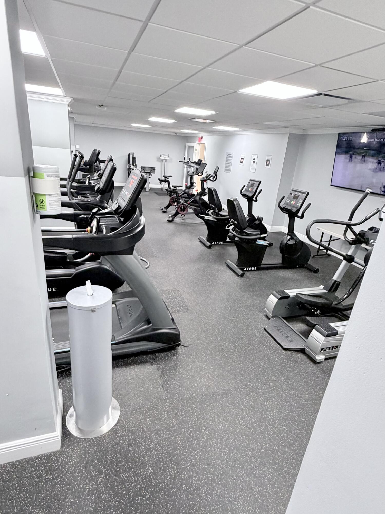 BARCLAY CONDO - Residential