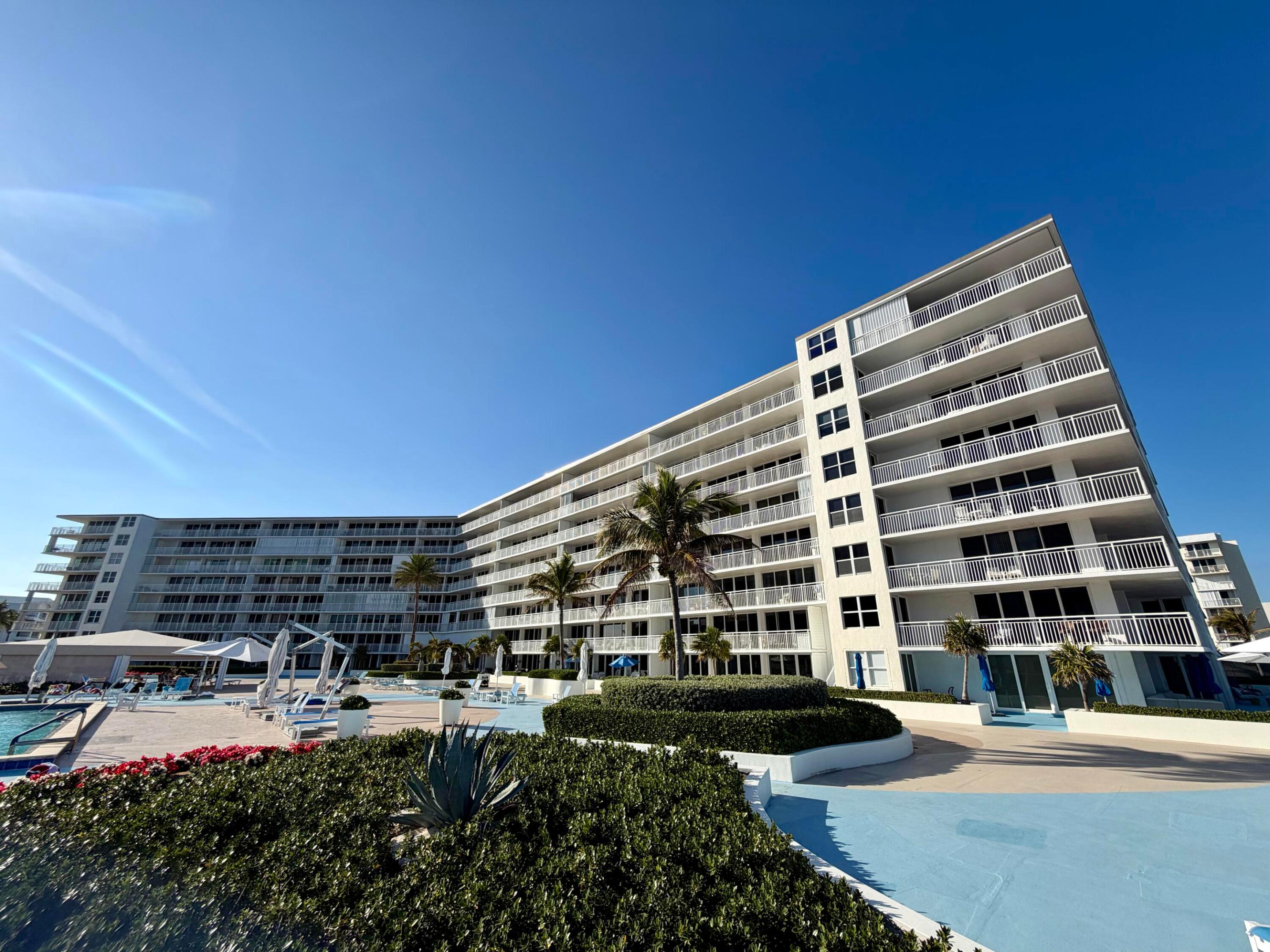 BARCLAY CONDO - Residential