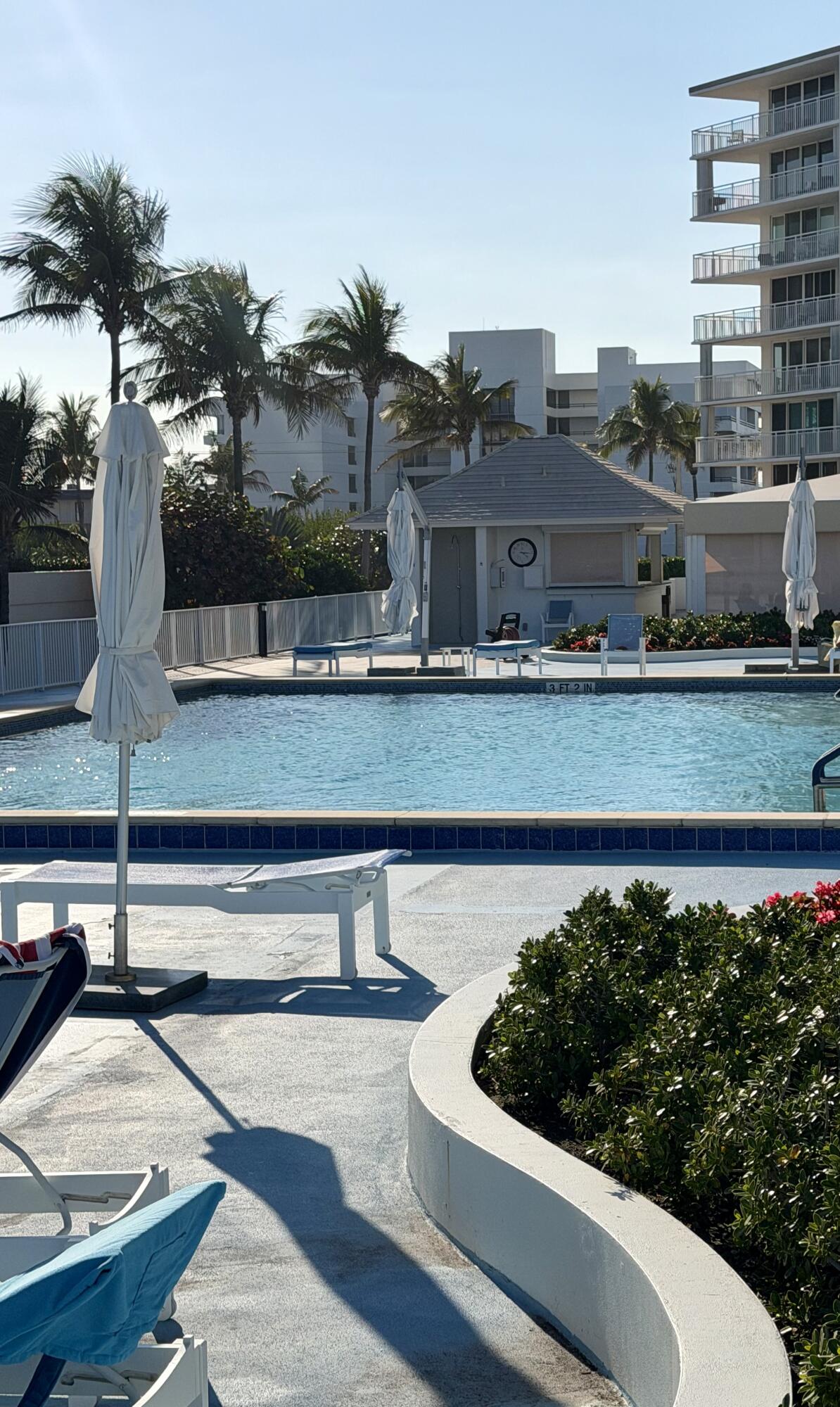 BARCLAY CONDO - Residential