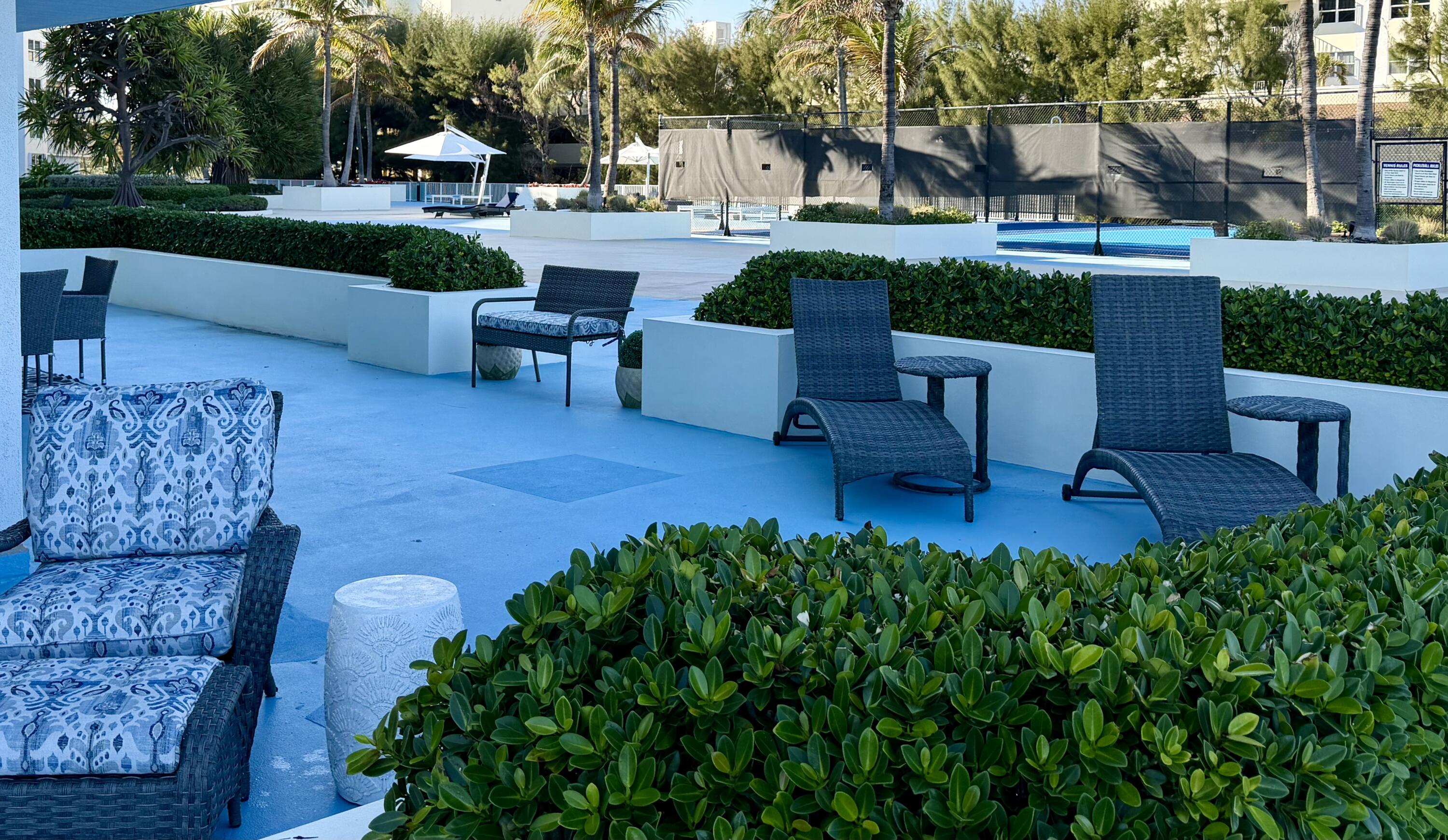 BARCLAY CONDO - Residential