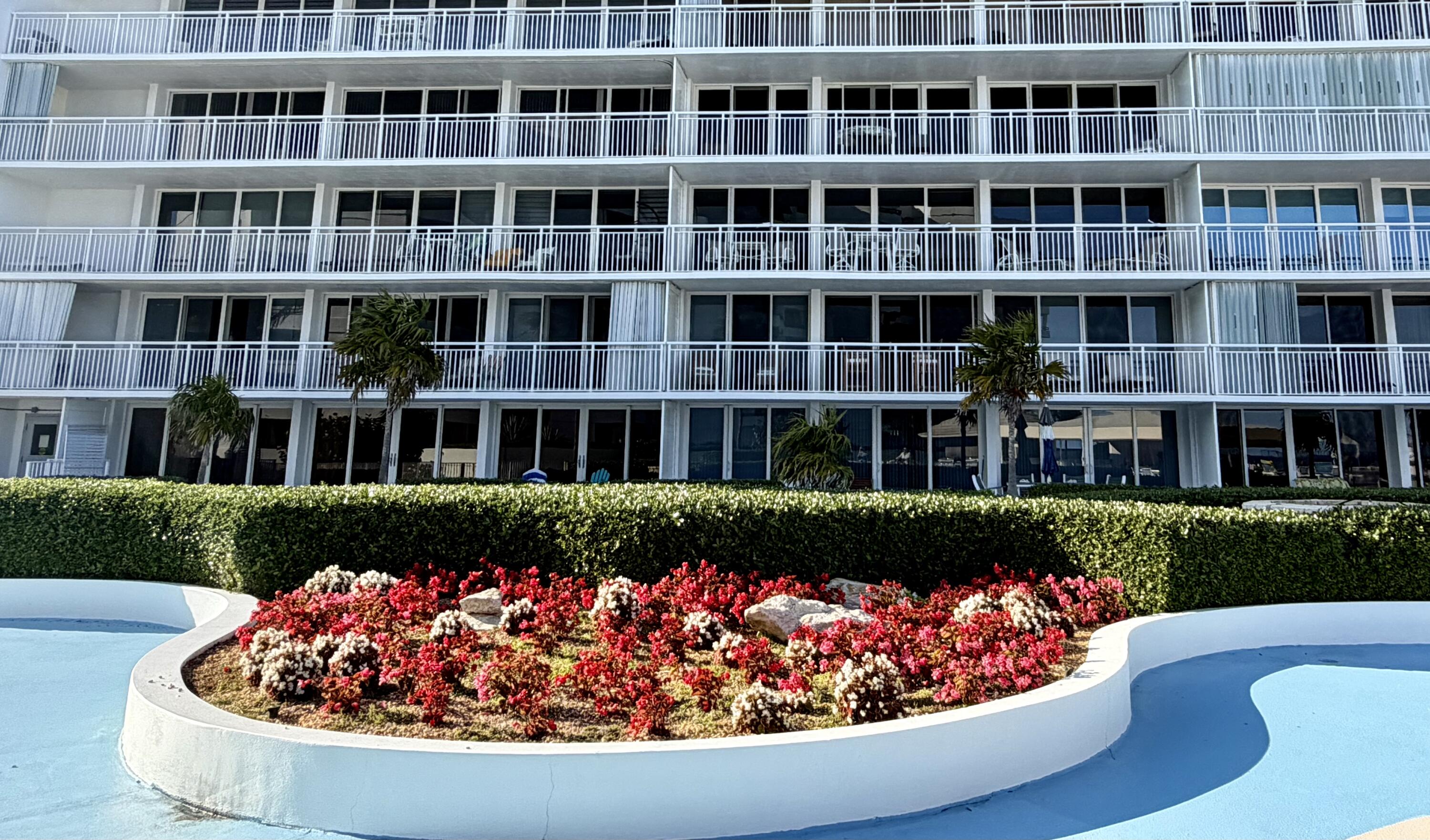 BARCLAY CONDO - Residential