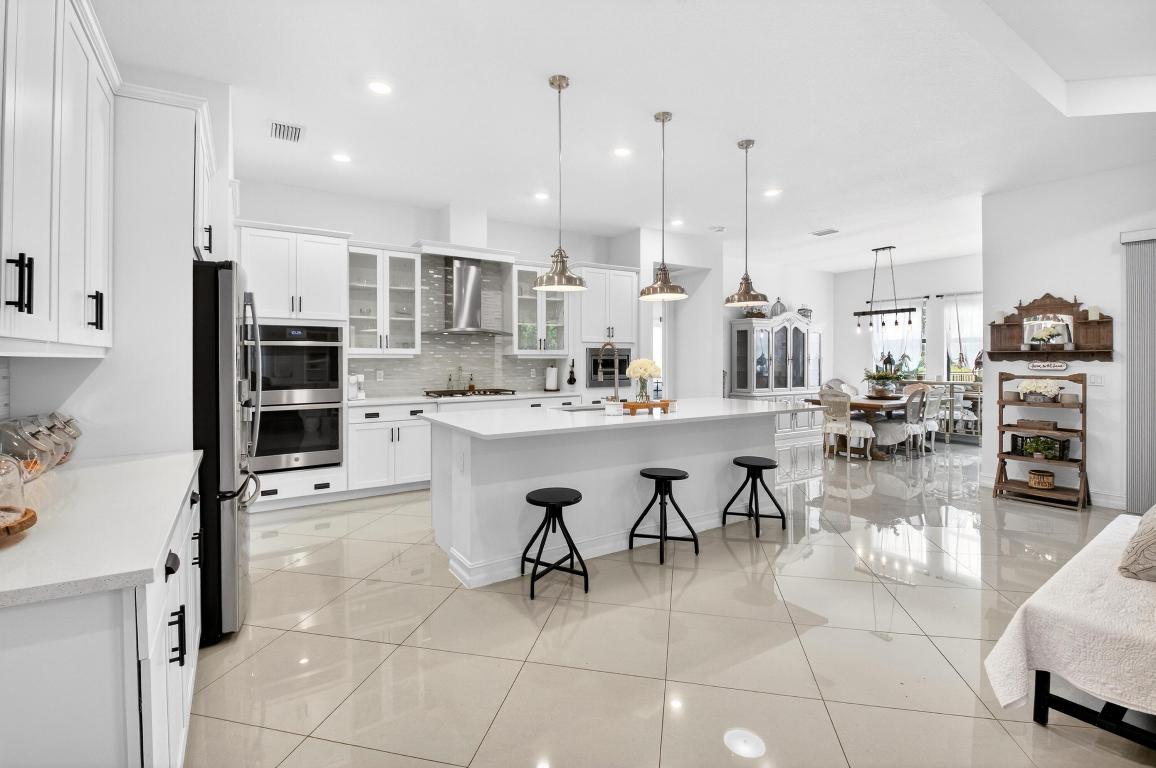 PALM MEADOWS ESTATES - Residential