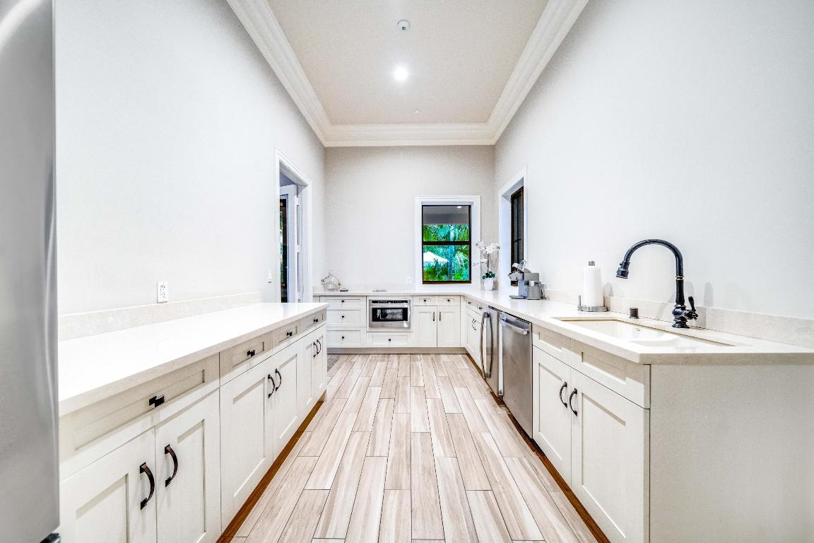 PALM MEADOWS ESTATES - Residential