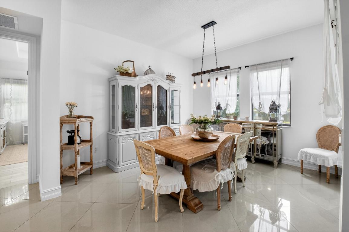 PALM MEADOWS ESTATES - Residential