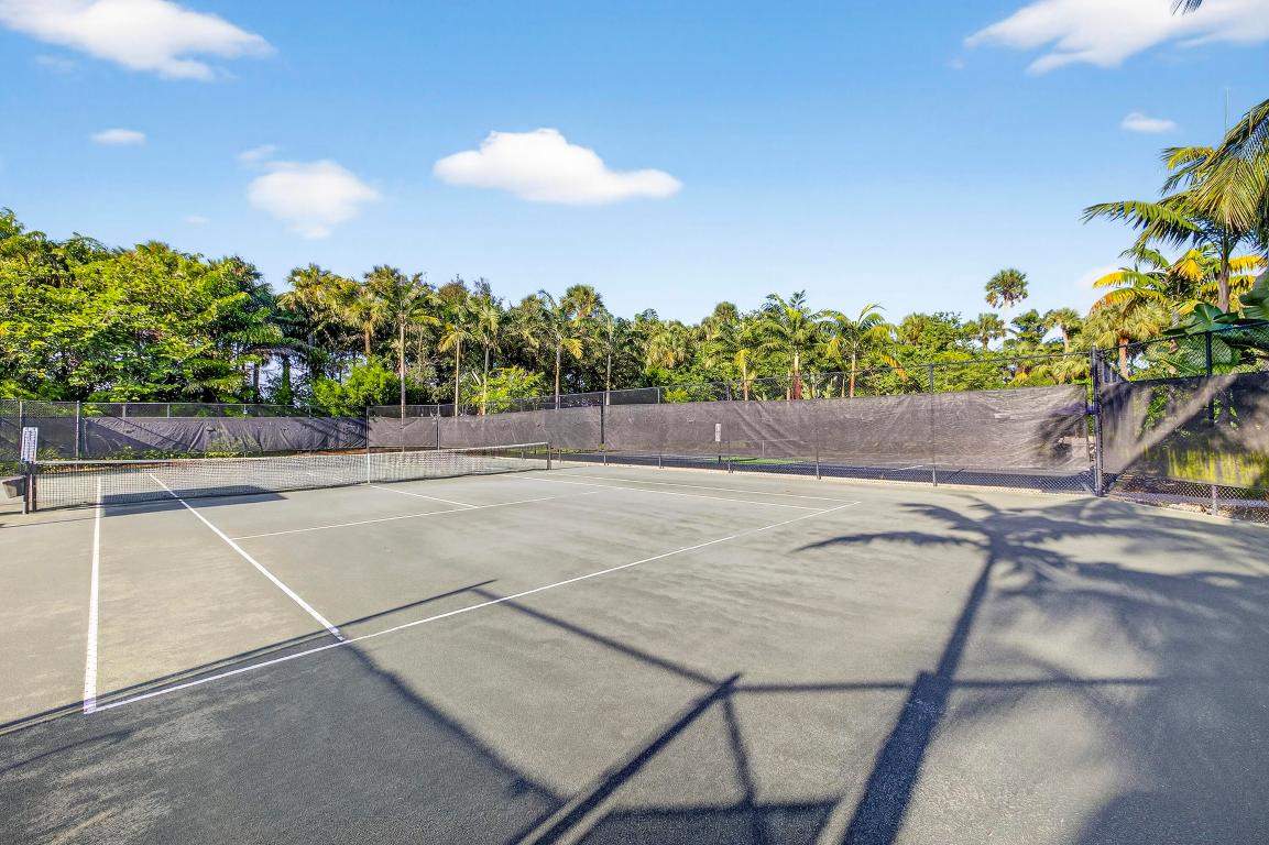 PALM MEADOWS ESTATES - Residential