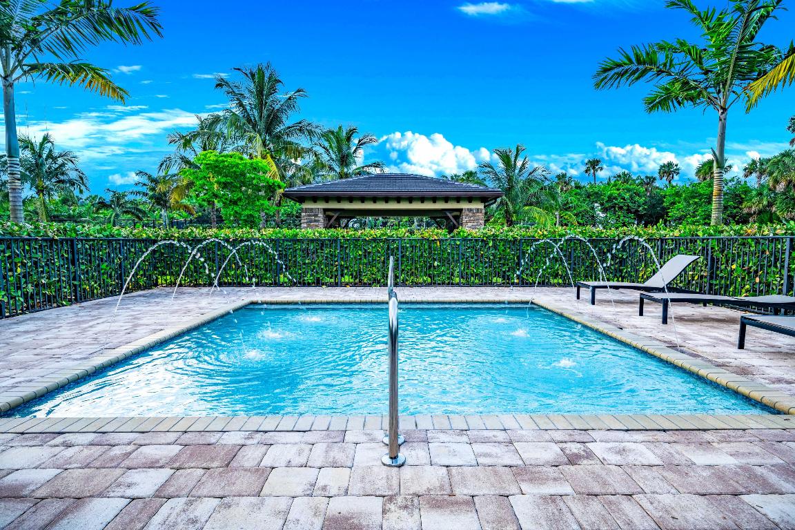 PALM MEADOWS ESTATES - Residential