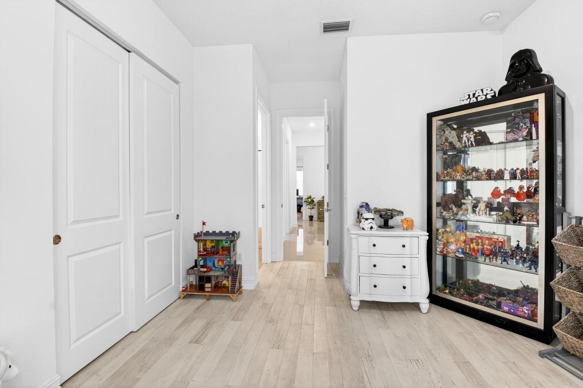 PALM MEADOWS ESTATES - Residential