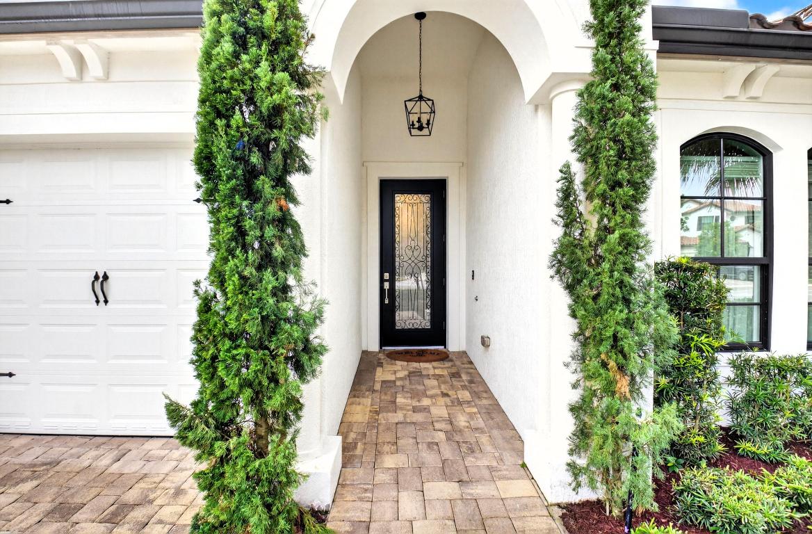 PALM MEADOWS ESTATES - Residential