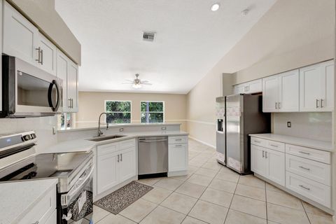 A home in Loxahatchee