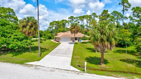 A home in Loxahatchee