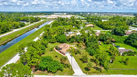 A home in Loxahatchee