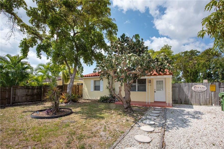 CHARMING HOME IN SOUTH MIDDLE RIVER. THIS TWO BEDS AND ONE BATH FEATURES VERY LARGE FENCED BACKYARD WITH ROOM FOR A POOL. TILE THROUGHOUT, OPEN KITCHEN TO DINING AREA, RECENTLY PAINTED AND MORE. NO PETS RESTRICTIONS. COME LIVE IN DESIRABLE SOUTH MIDDLE RIVER IN FORT LAUDERDALE.