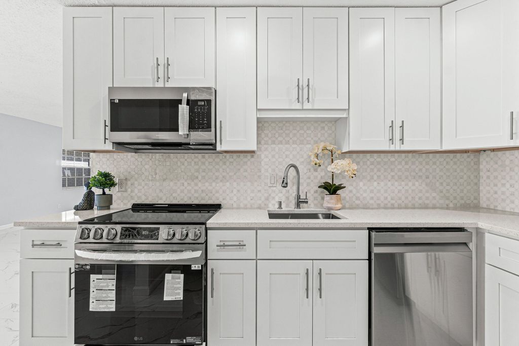 Photo of 10119 S 42nd Terrace #129, Boynton Beach, FL 33436 (MLS # R11160496)