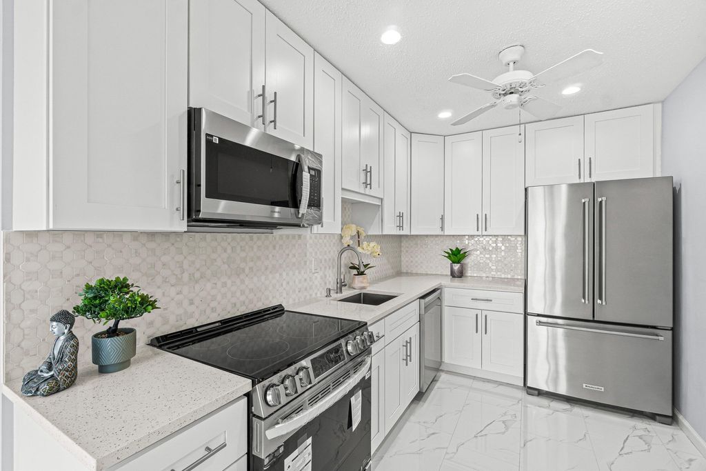 Photo of 10119 S 42nd Terrace #129, Boynton Beach, FL 33436 (MLS # R11160496)